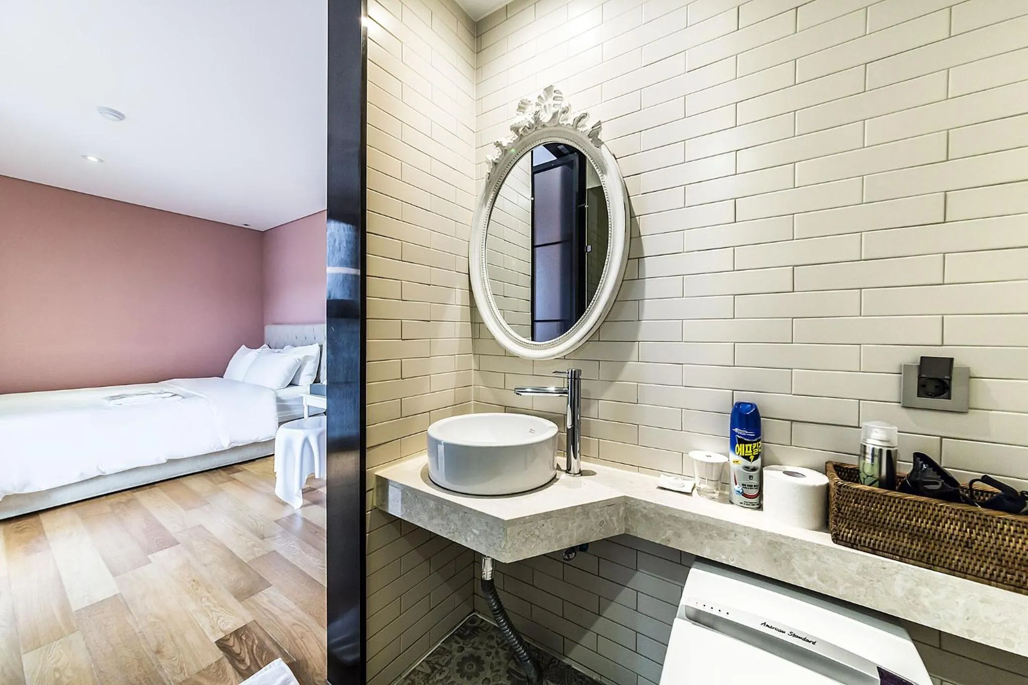 Bathroom, Bed in Roseto Hotel