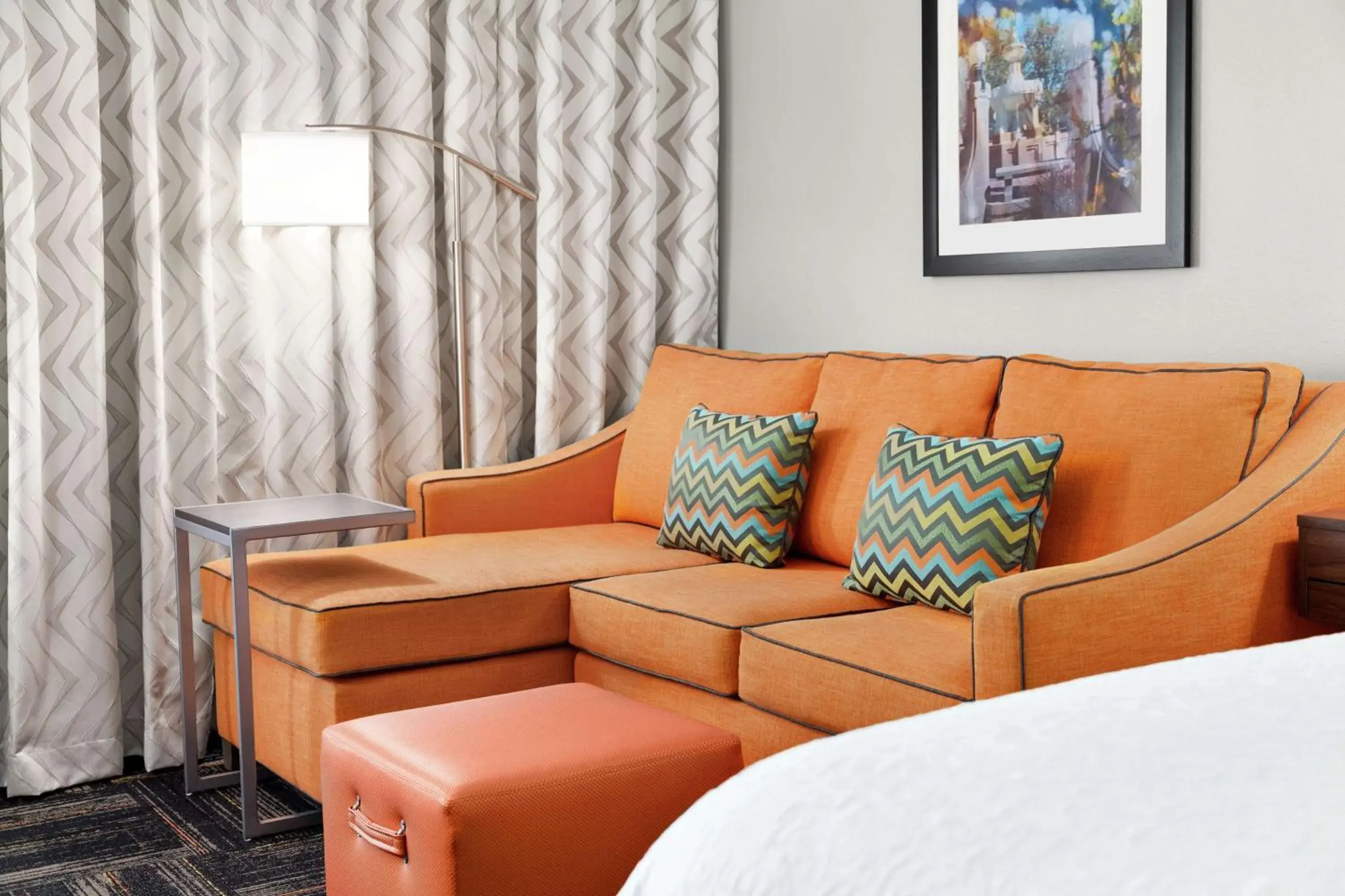 Deluxe King Room - Non-Smoking in Hampton Inn Paris Deluxe King Room - Non-Smoking in Hampton Inn Paris