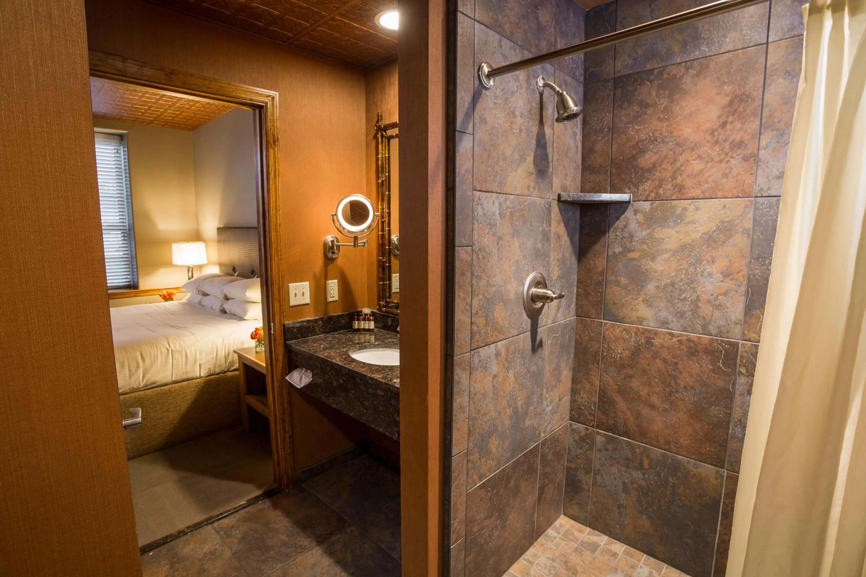 Shower, Bed in Cork Factory Hotel