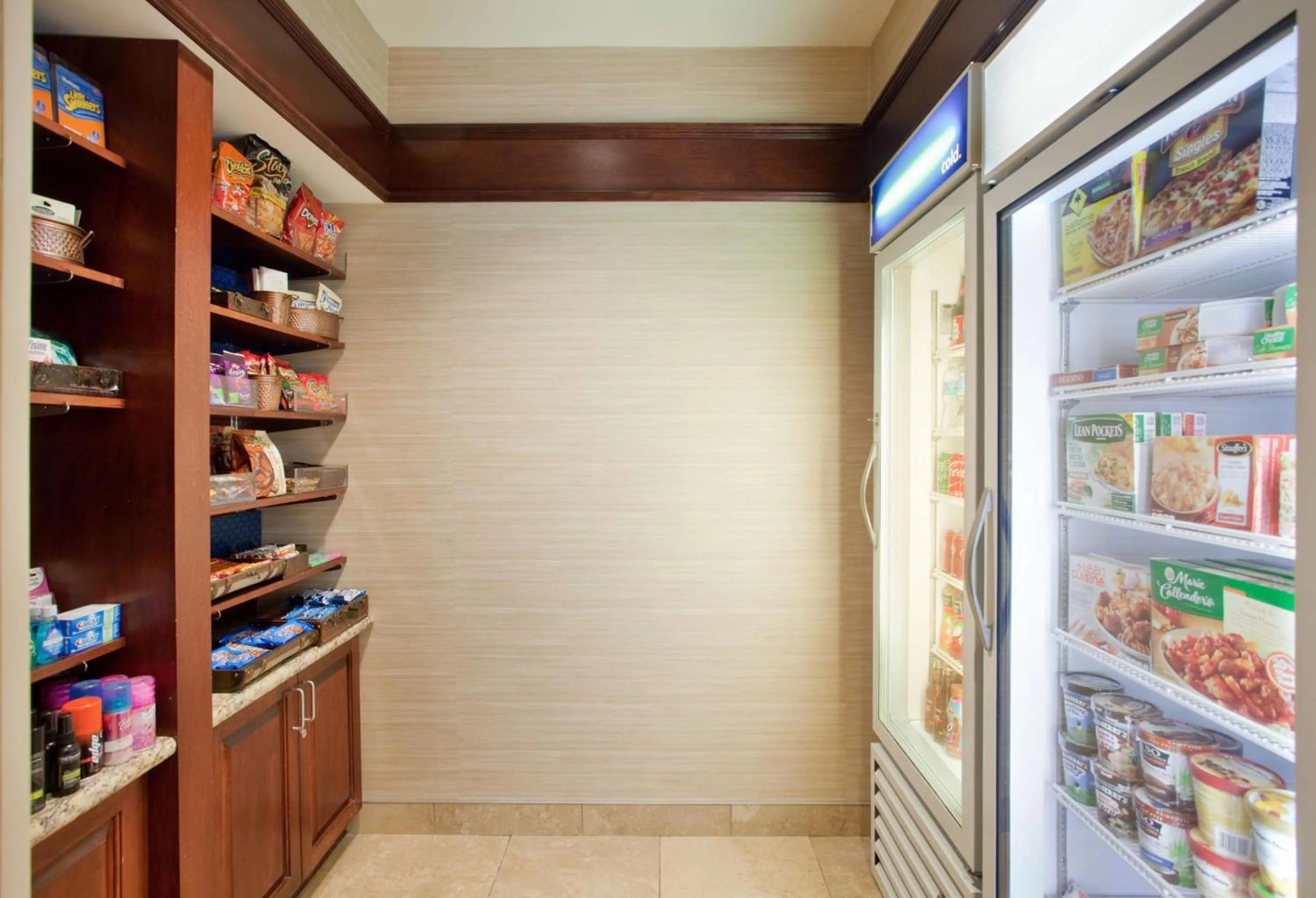 Restaurant/places to eat in Hampton Inn & Suites Omaha Southwest-La Vista