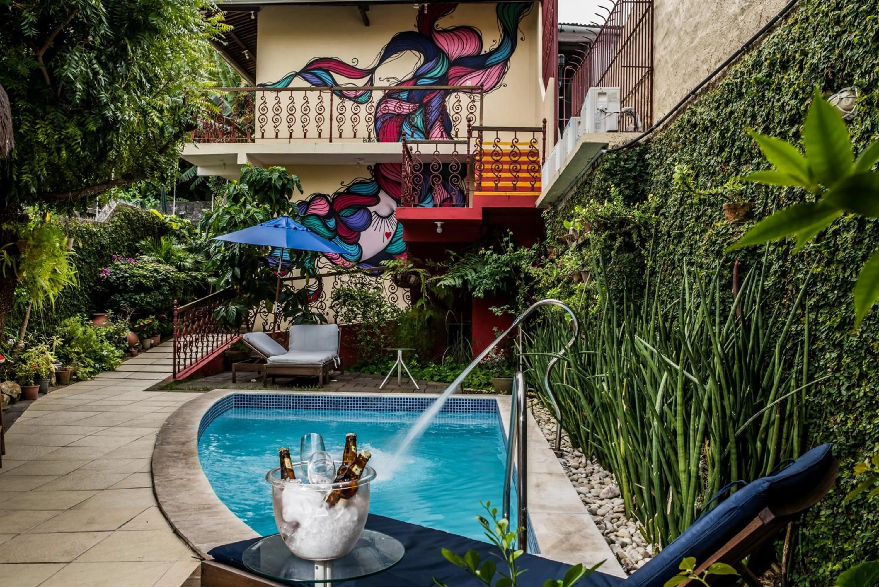 Swimming pool in Pousada Baobá e SPA