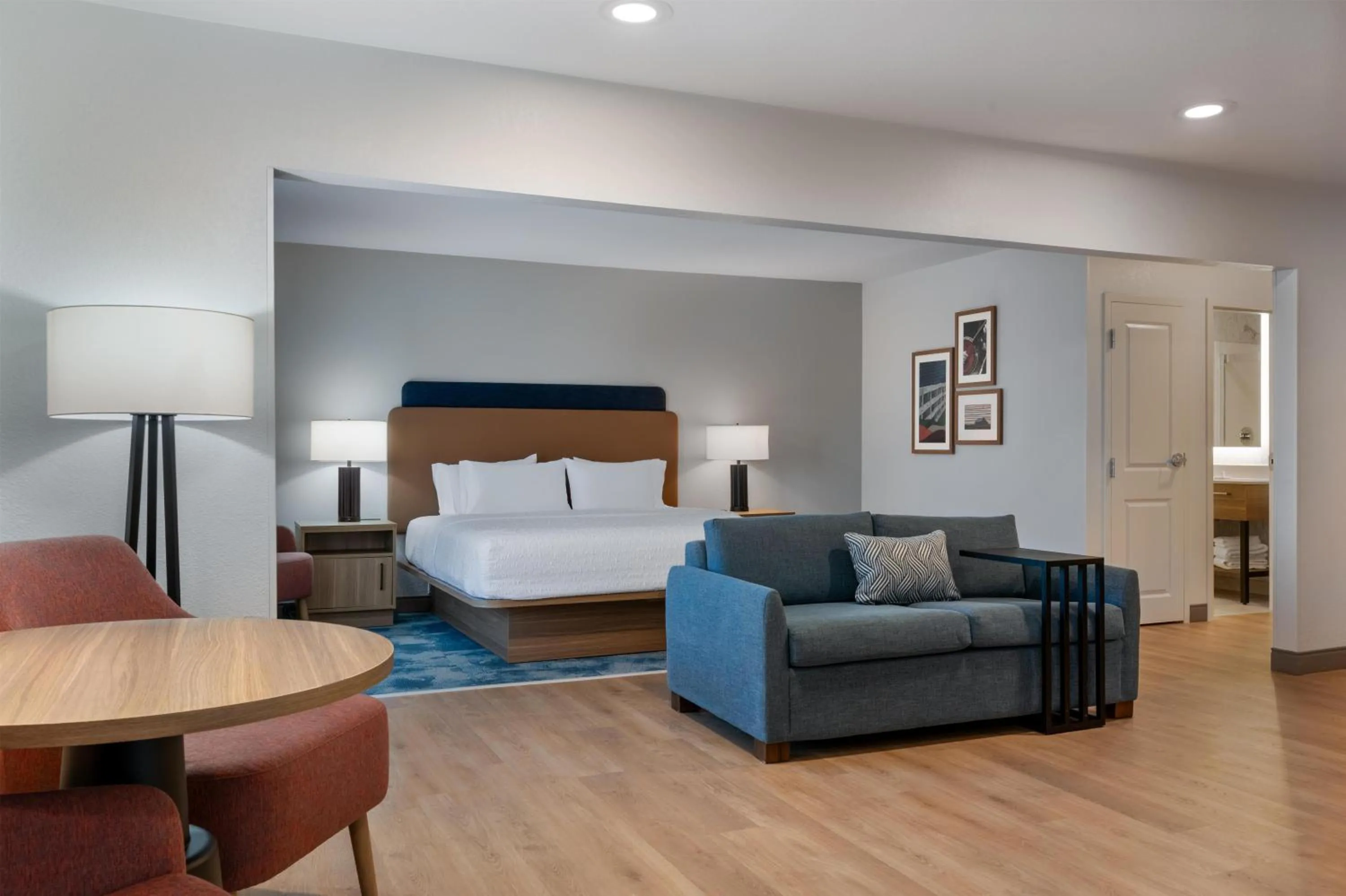 Living room, Bed in Hampton Inn Owensboro