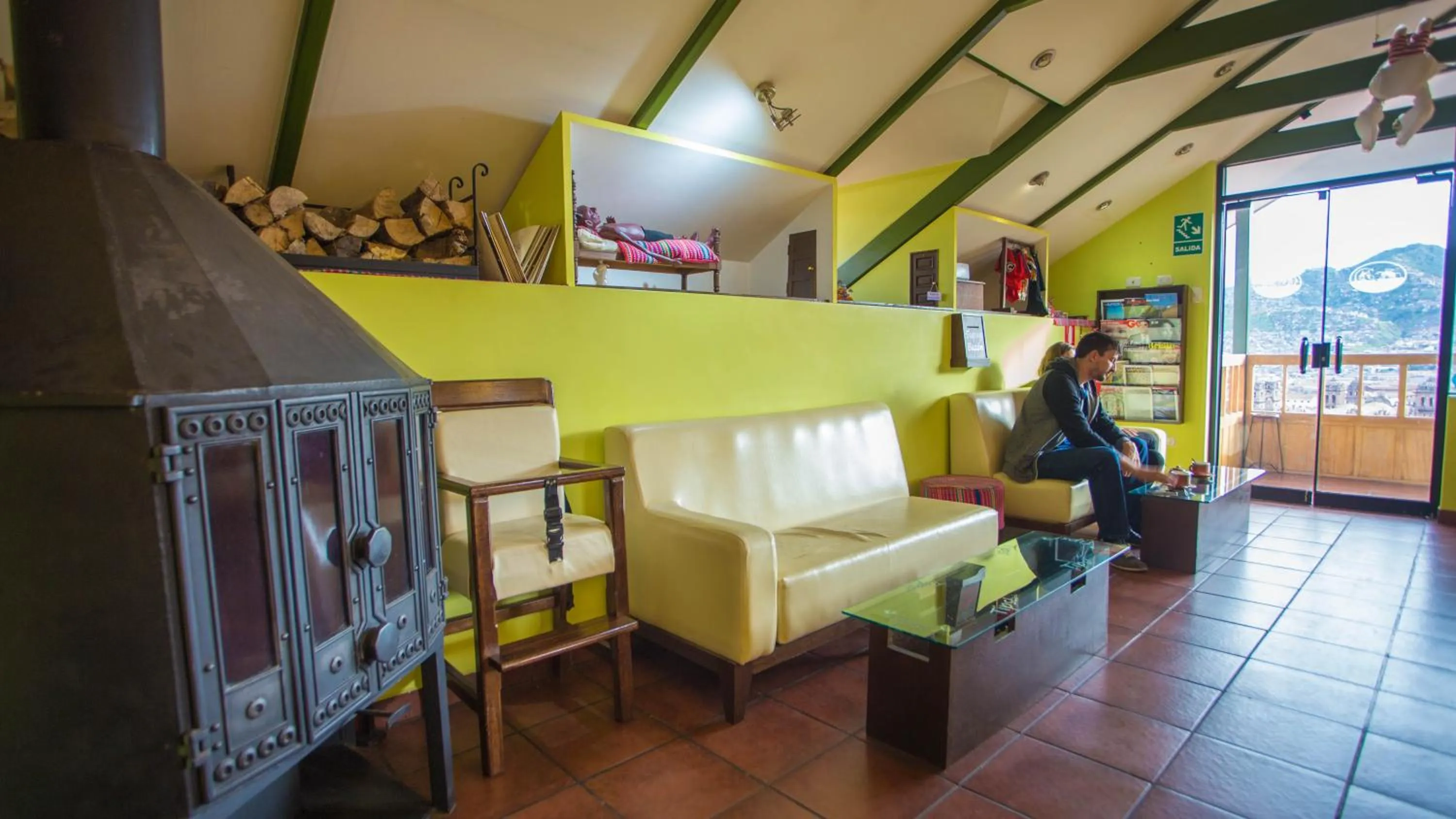 Restaurant/places to eat in Eco-Hotel Pension Alemana