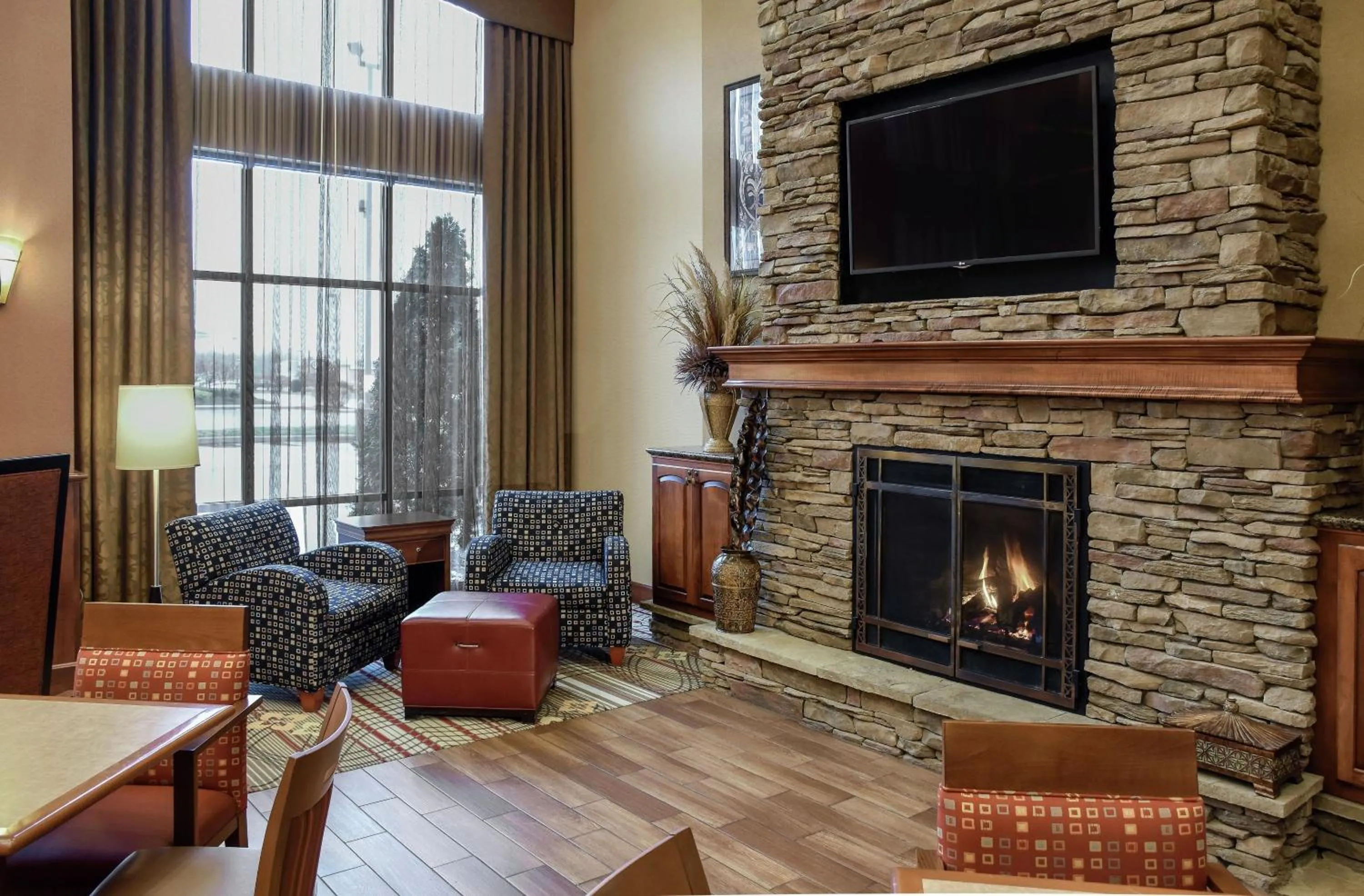 Lobby or reception in Hampton Inn & Suites Youngstown-Canfield