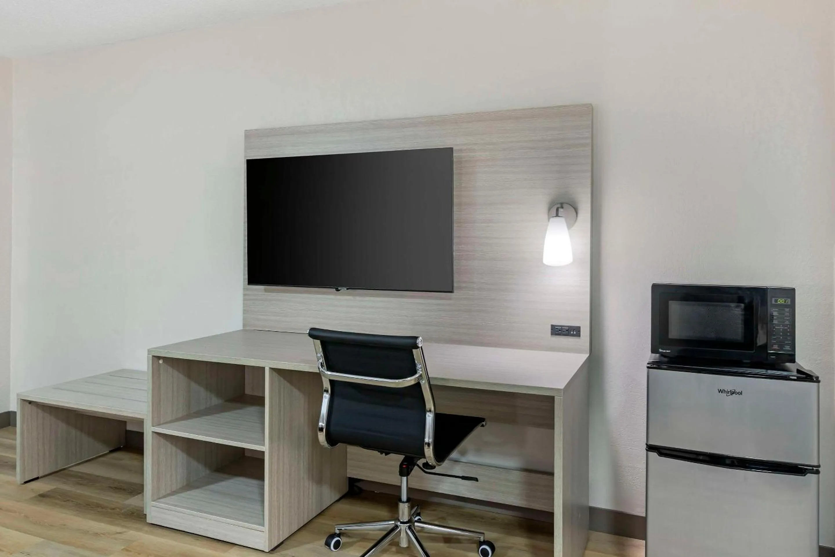 Bedroom in Econo Lodge Augusta, Downtown