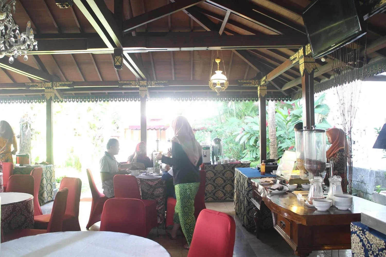 Buffet breakfast in Hotel Indah Palace Yogyakarta