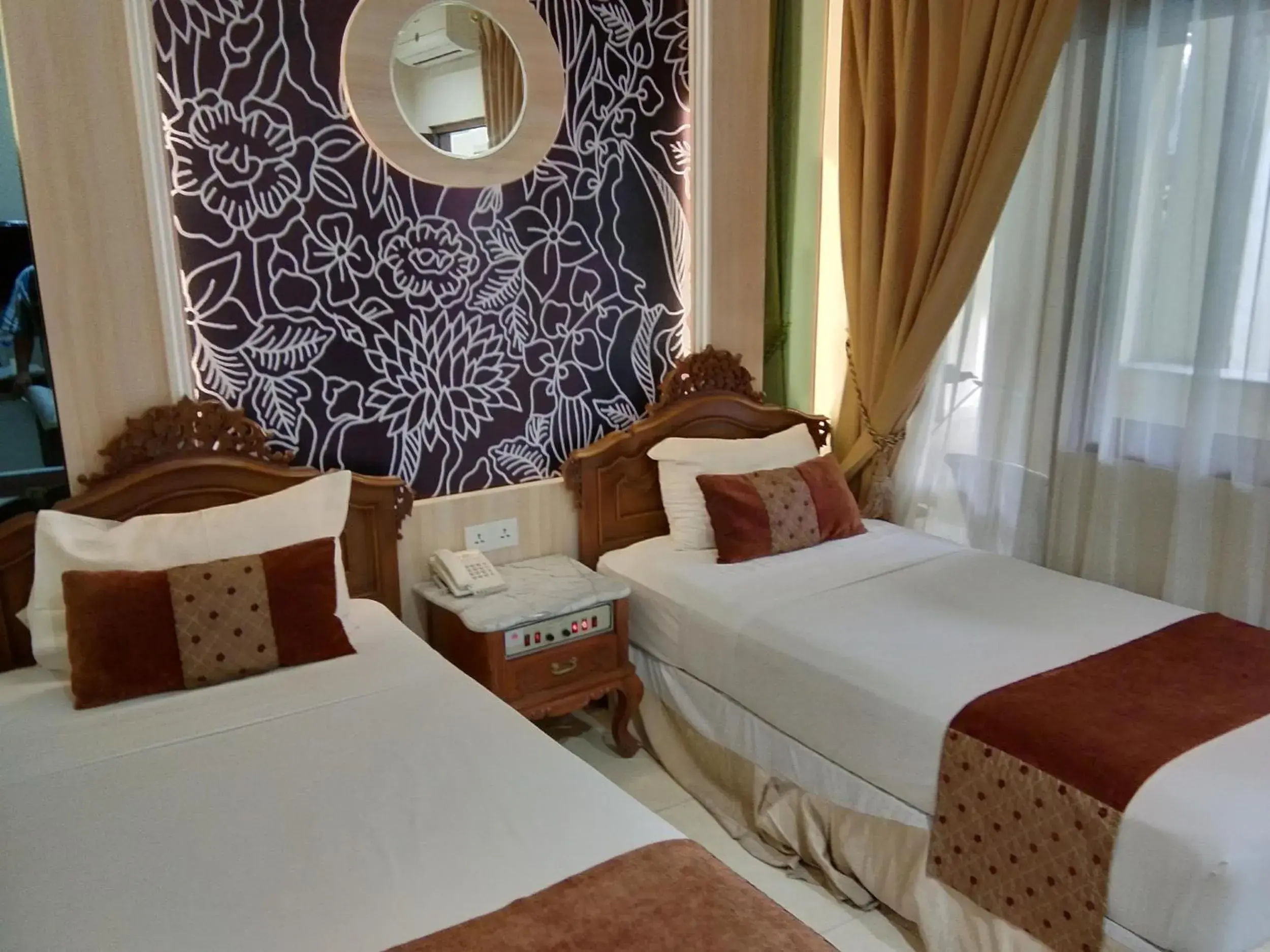 Standard Twin Room in Hotel Indah Palace Yogyakarta Standard Twin Room in Hotel Indah Palace Yogyakarta