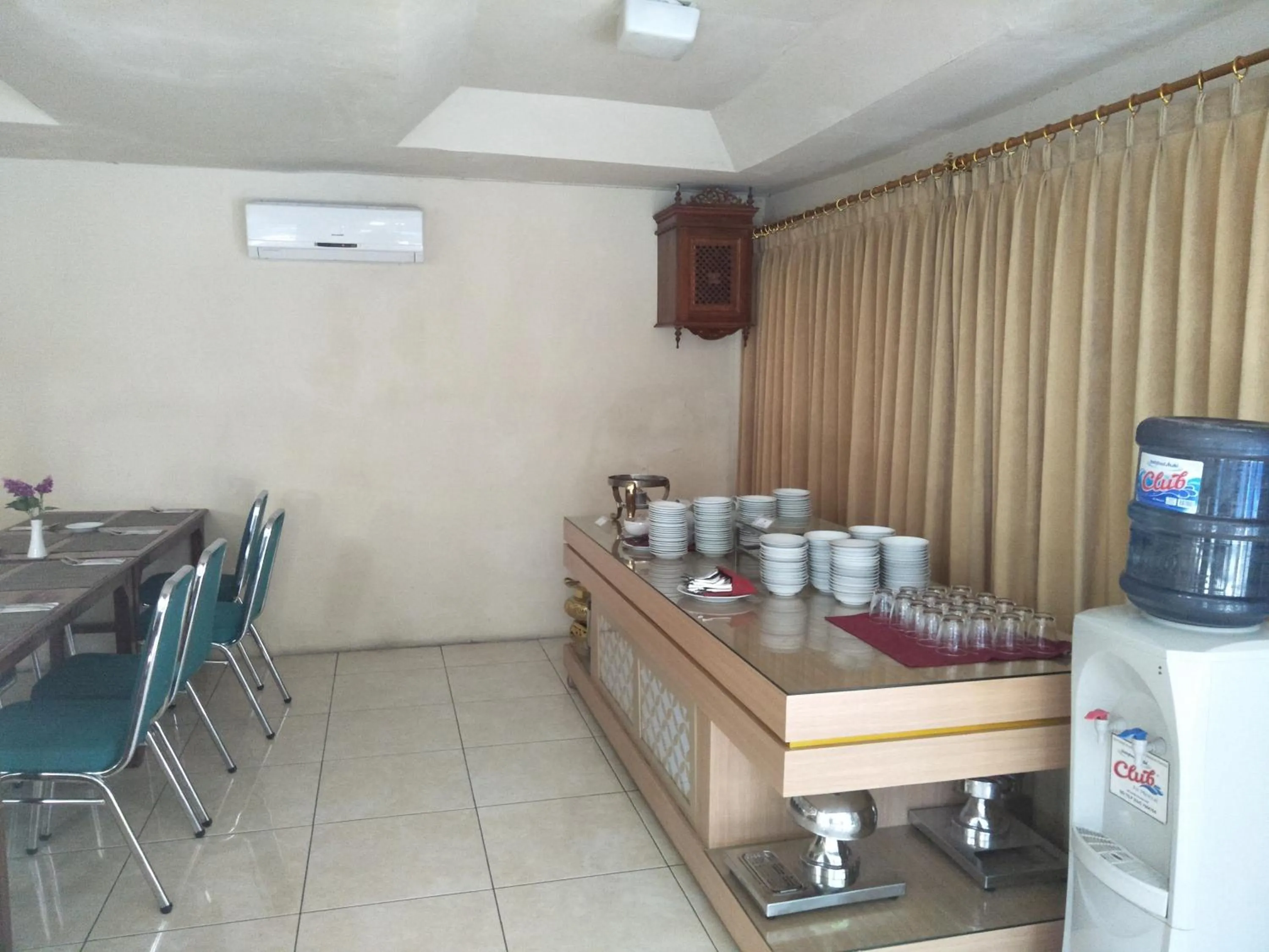 Breakfast in Hotel Grand Rosela