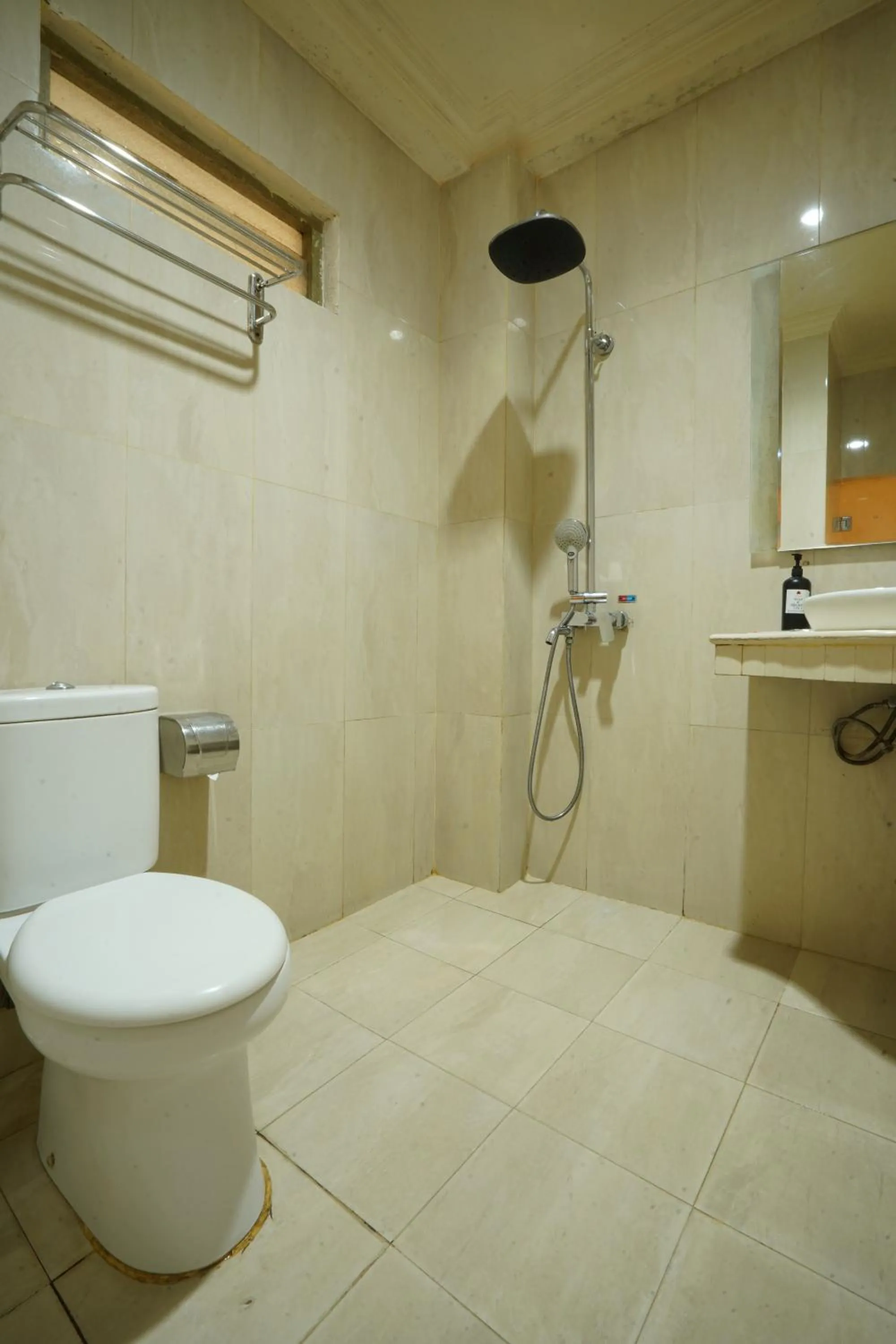 Bathroom in Hotel Grand Rosela