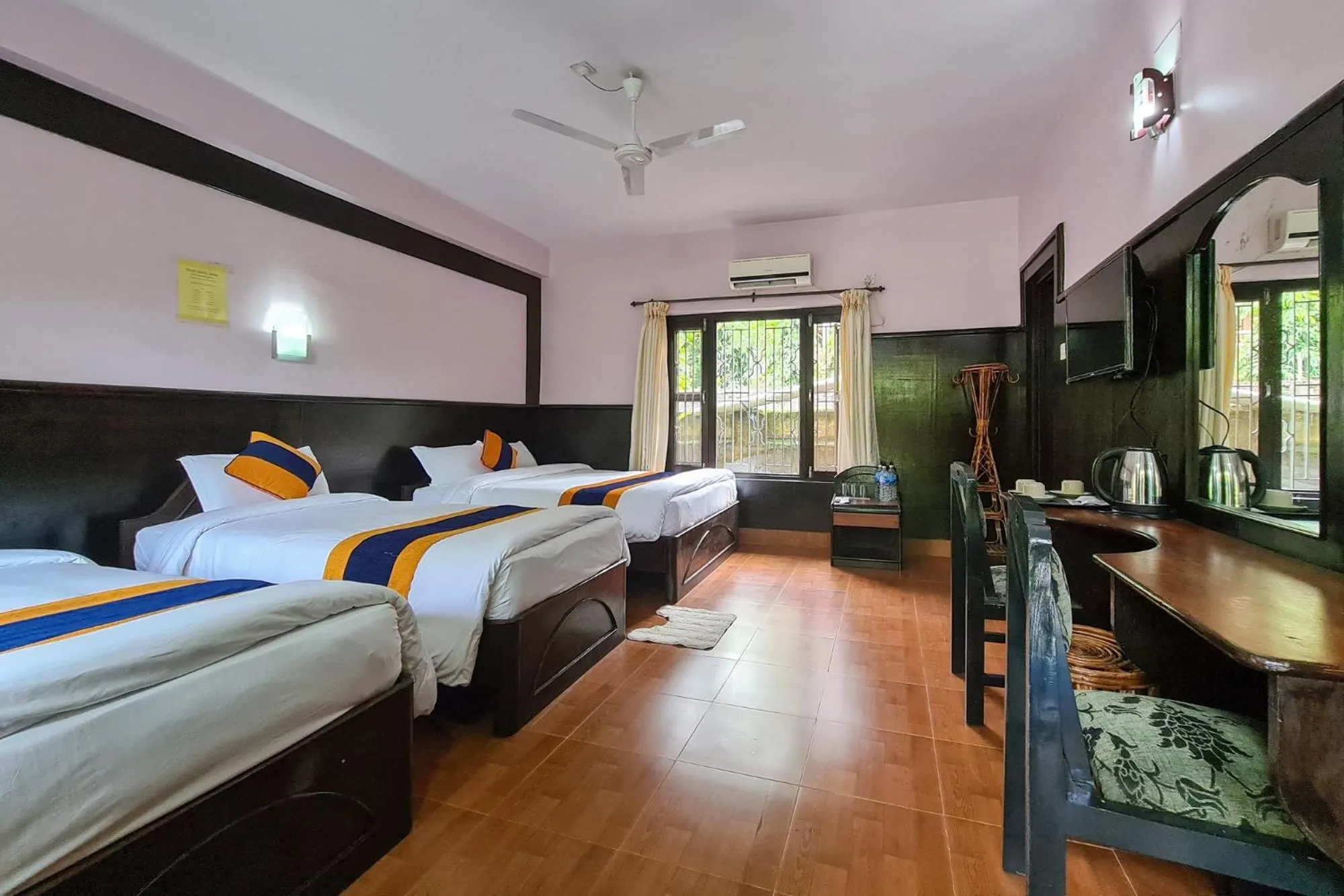 Bed in Hotel Monalisa Chitwan