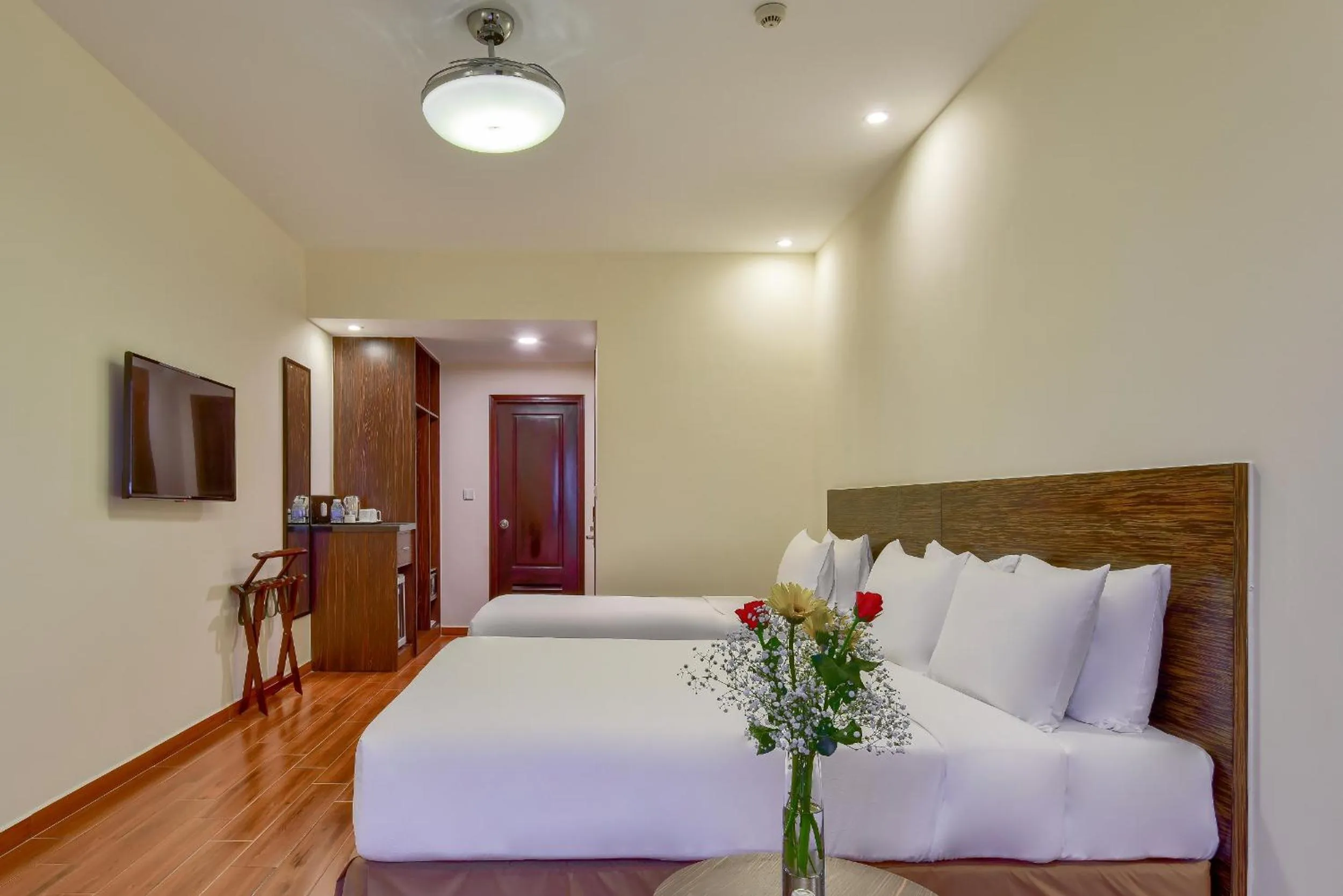 Photo of the whole room, Bed in Khách sạn Park Hotel Dalat