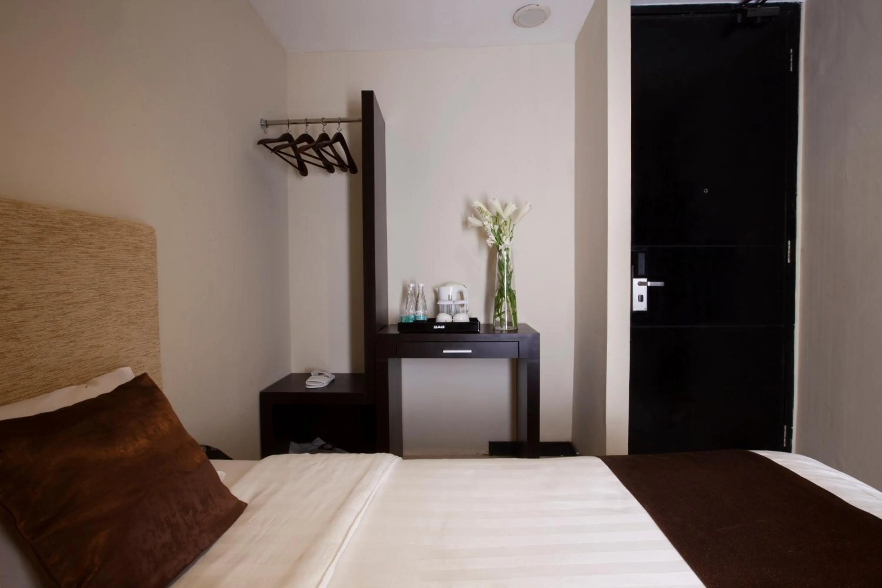 Photo of the whole room, Bed in Regantris Malioboro