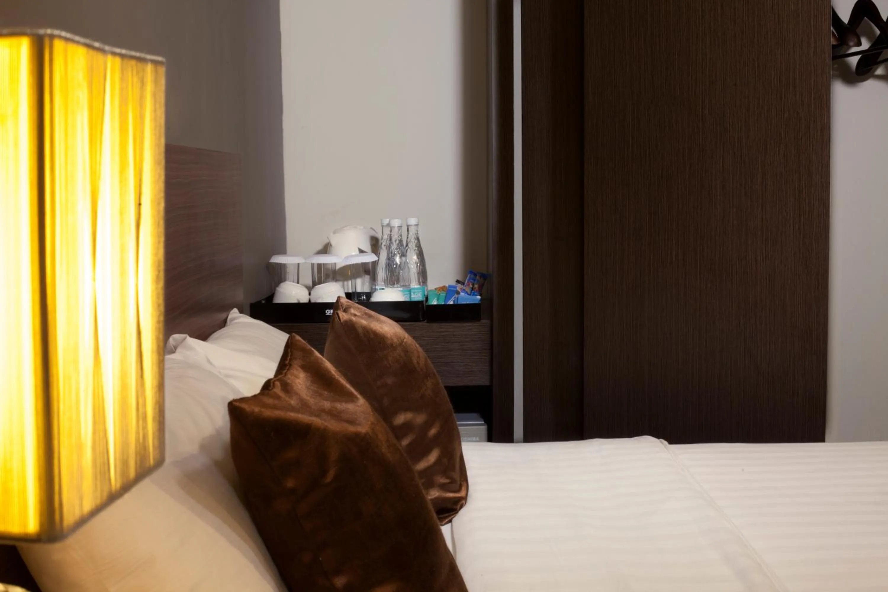 Photo of the whole room, Bed in Regantris Malioboro