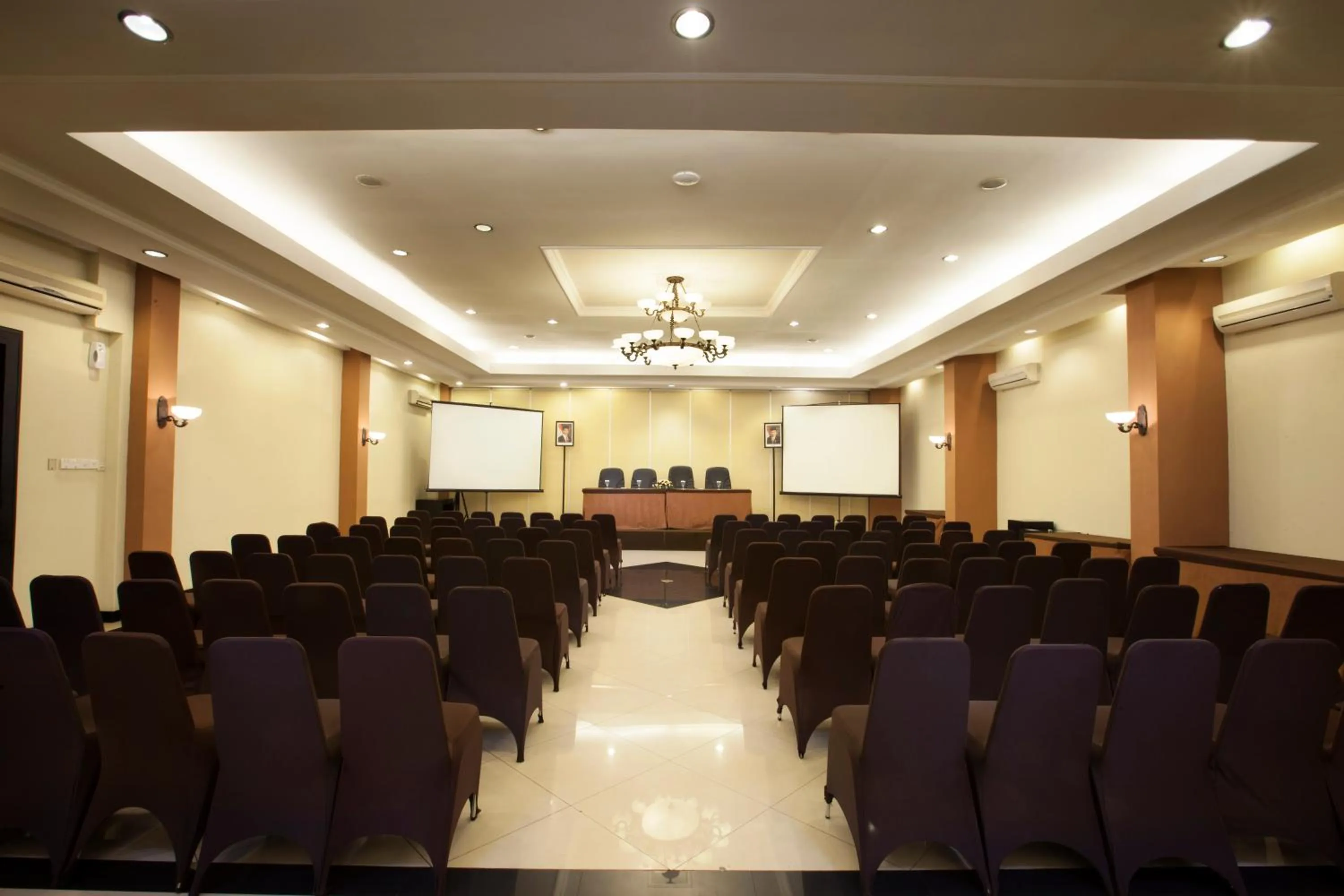 Business facilities in Regantris Malioboro