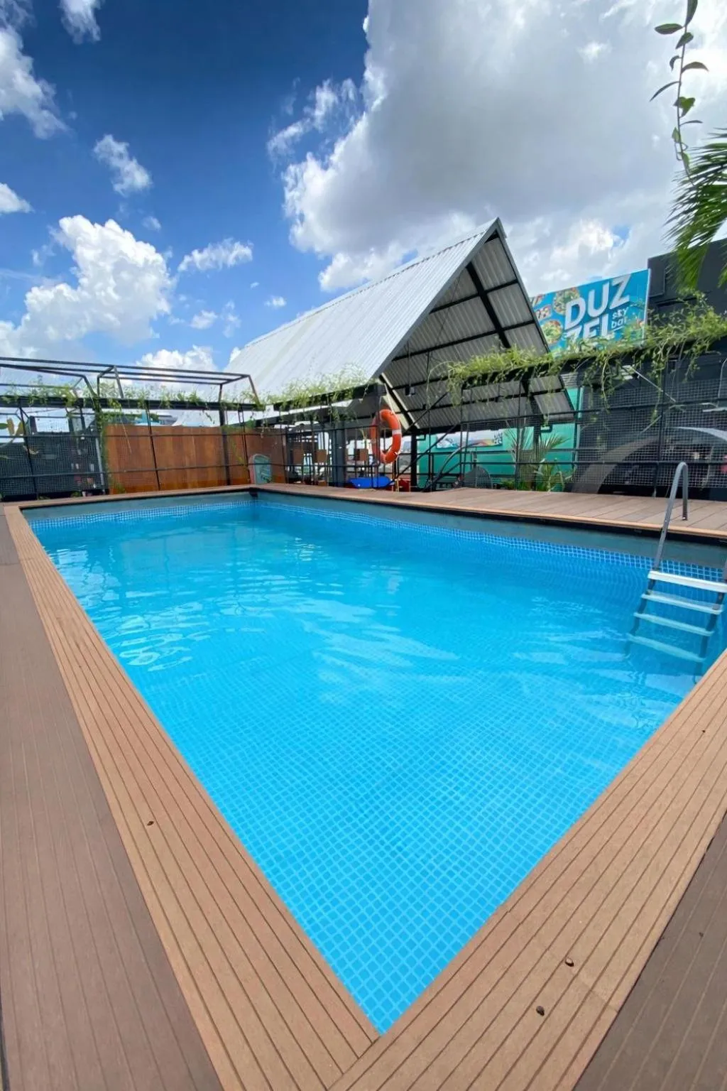 Swimming pool in Regantris Malioboro