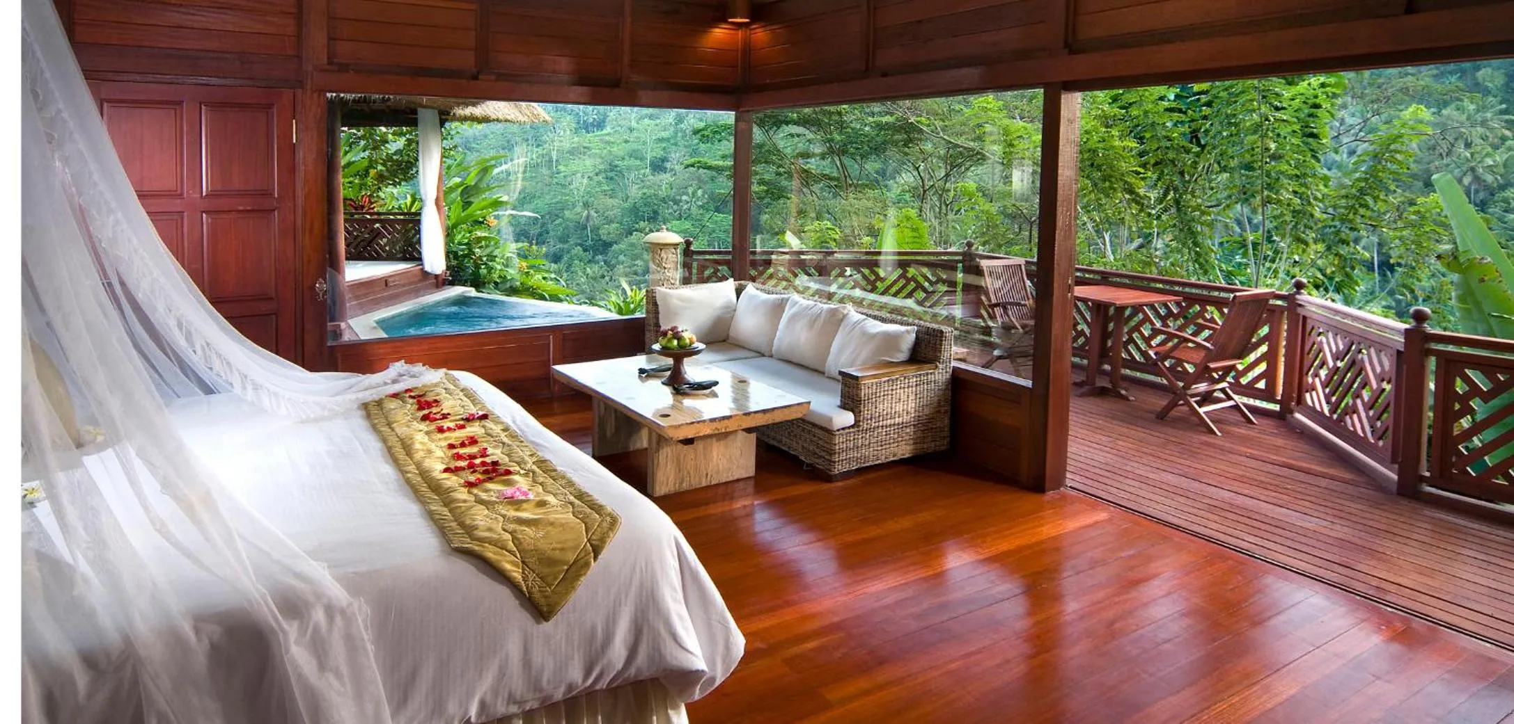 Photo of the whole room, Bed in Kupu Kupu Barong Villas and Tree Spa by L’OCCITANE