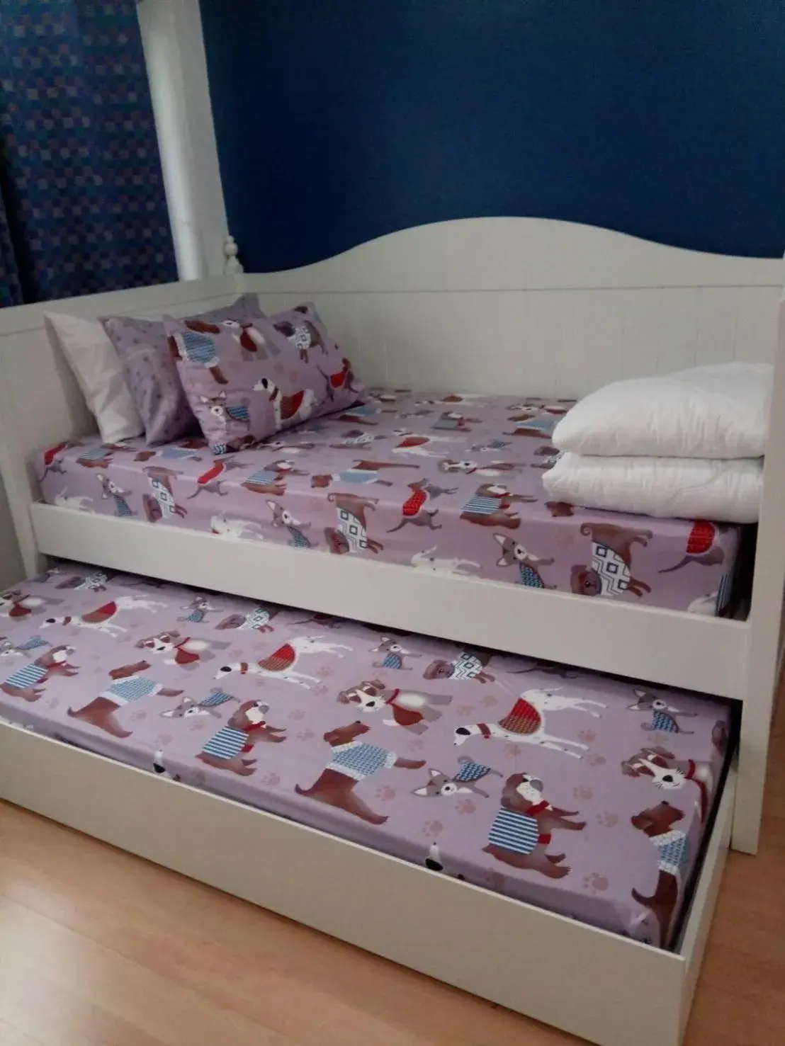 Twin Room with Private Bathroom in BaanSu Hostel Twin Room with Private Bathroom in BaanSu Hostel