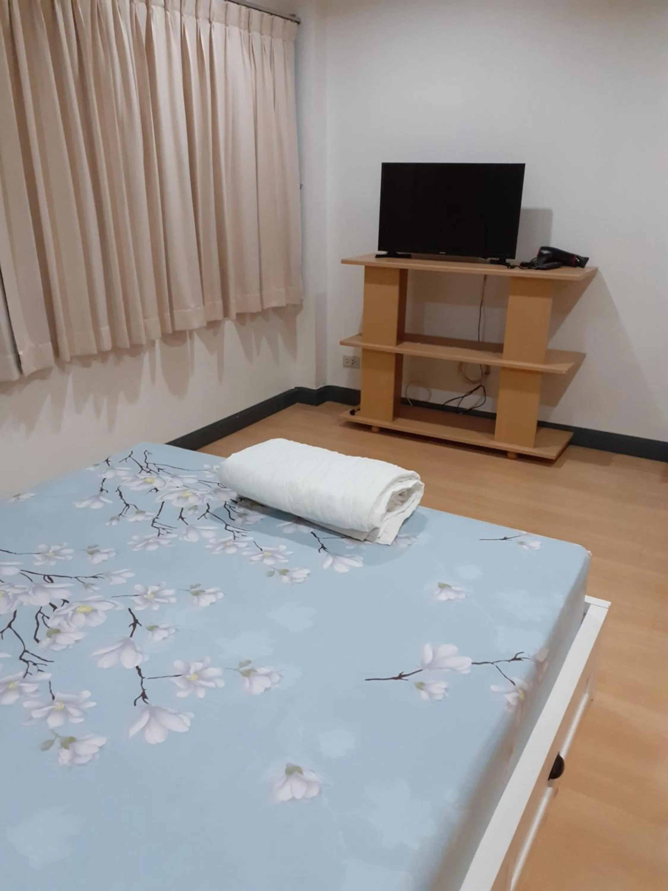 Photo of the whole room, Bed in BaanSu Hostel