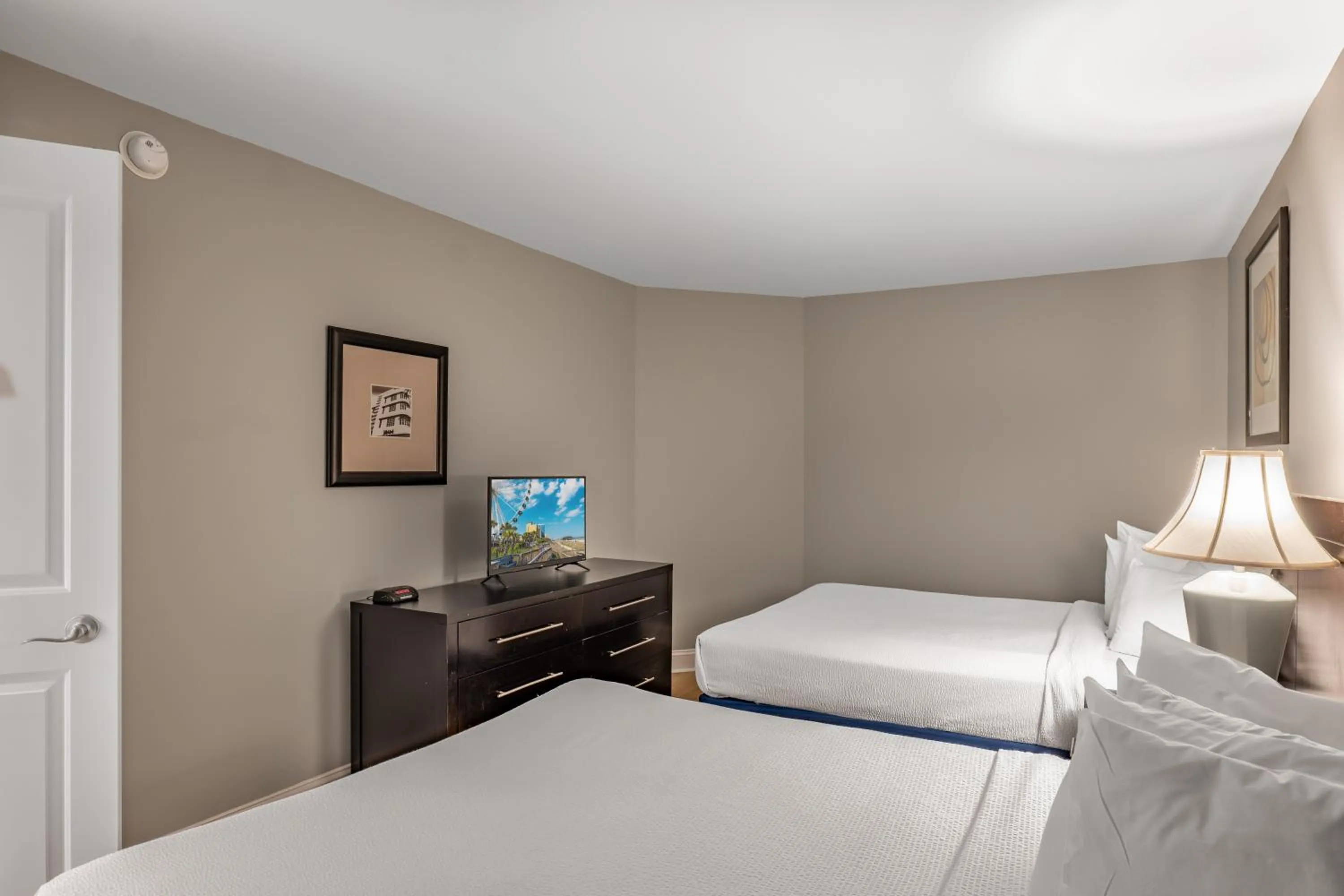 Bed in Oceans One 1806