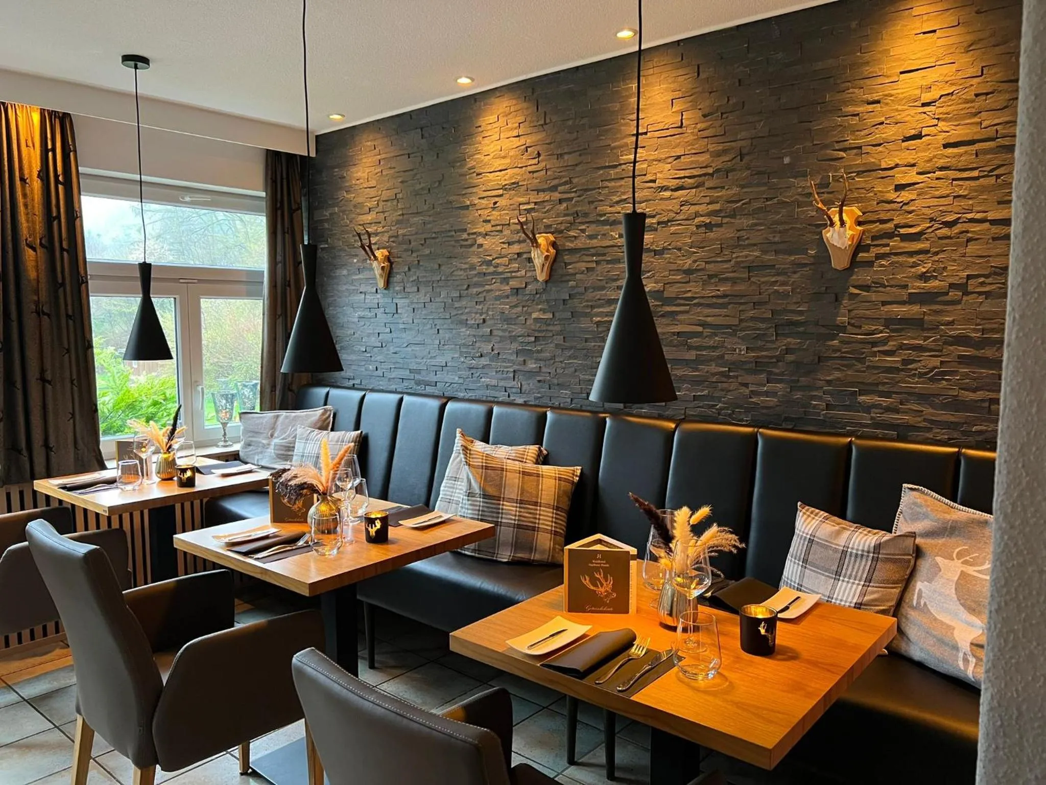 Restaurant/places to eat in Hotel-Restaurant Jagdhaus Heede