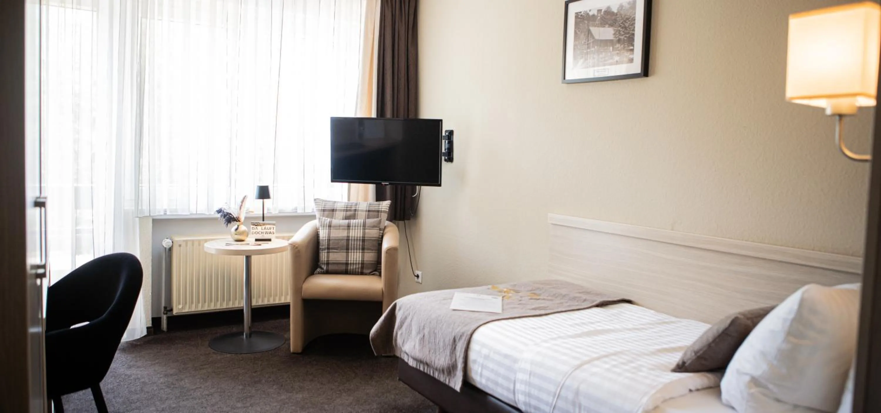 Photo of the whole room, Bed in Hotel-Restaurant Jagdhaus Heede