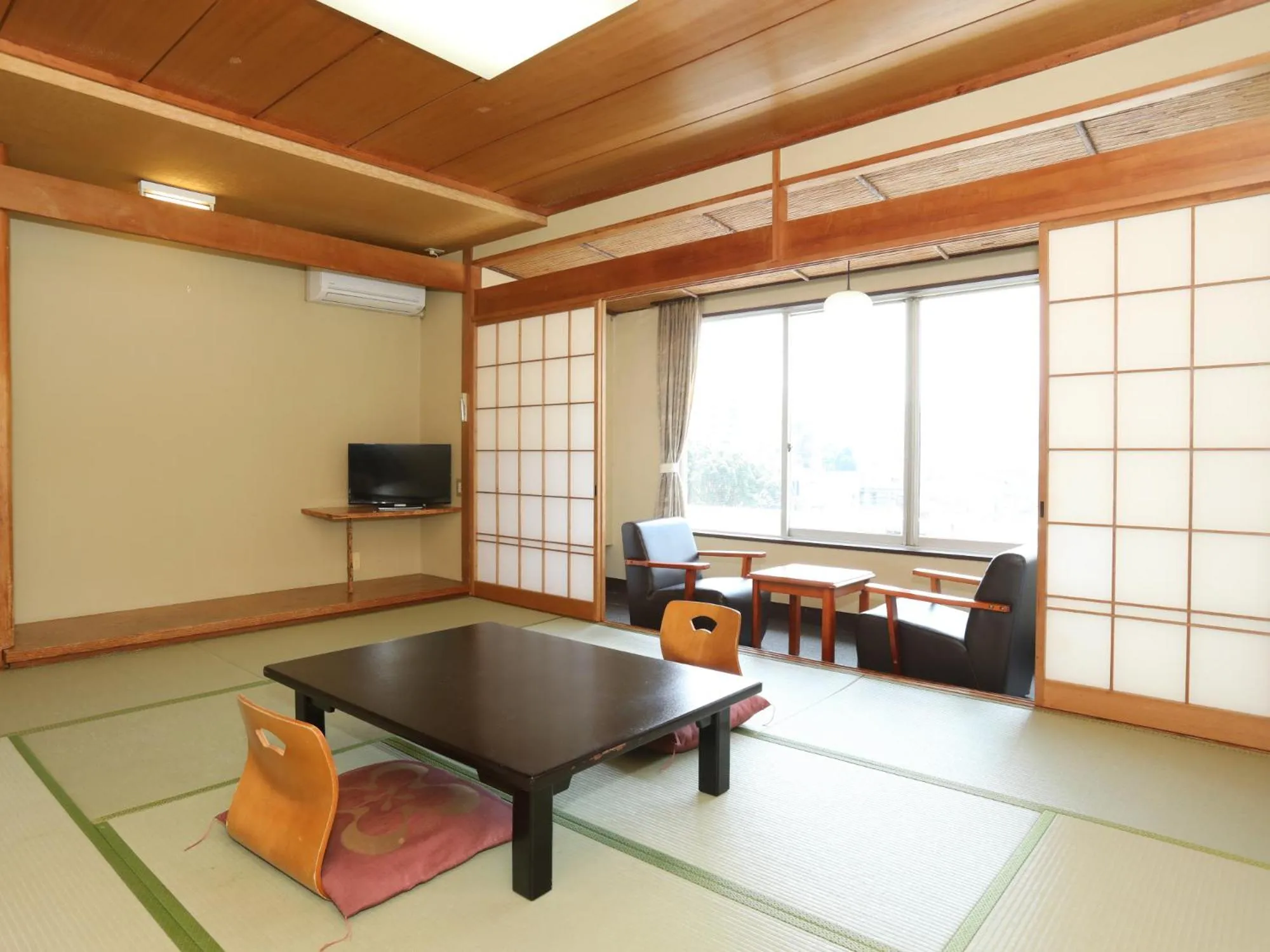 Photo of the whole room in Itoen Hotel Bekkan