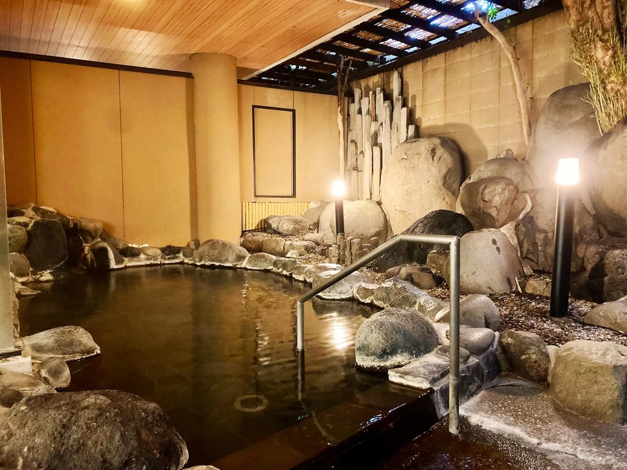 Hot Spring Bath in Itoen Hotel Bekkan