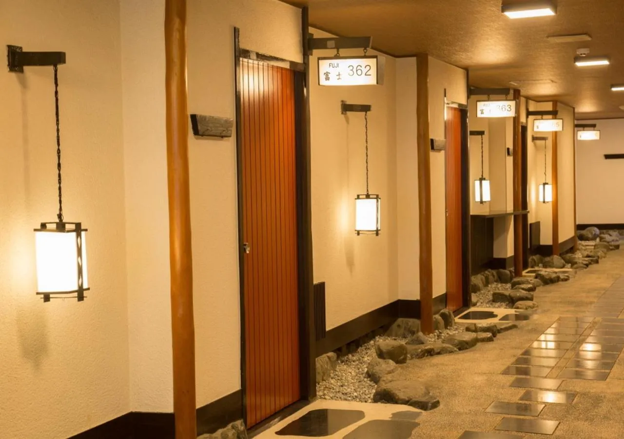 Decorative detail in Atami Kinjokan