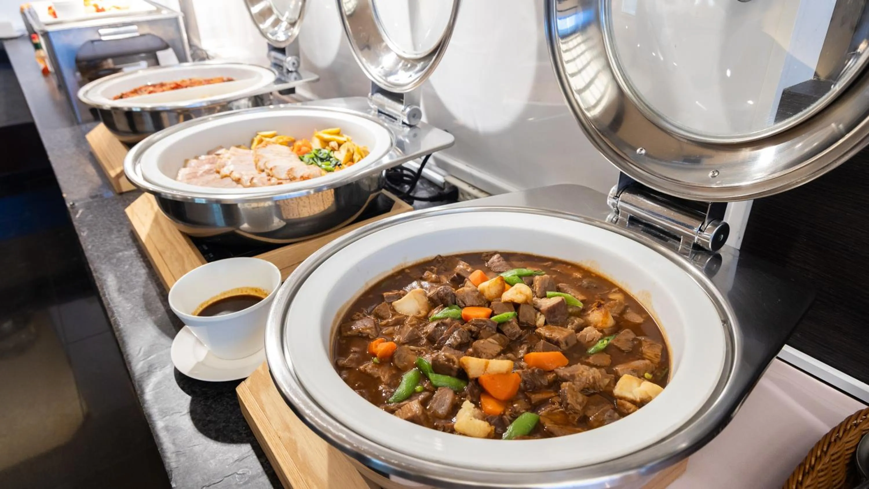 Restaurant/places to eat in Atami Season Hotel