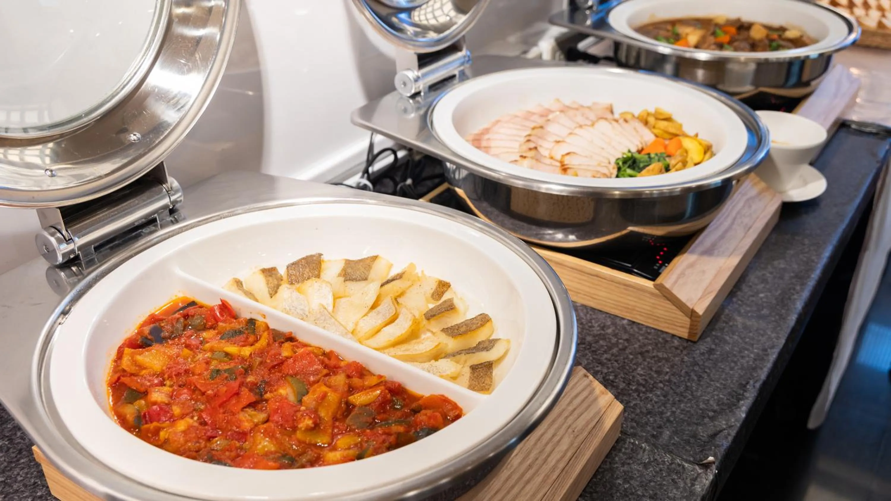 Restaurant/places to eat in Atami Season Hotel