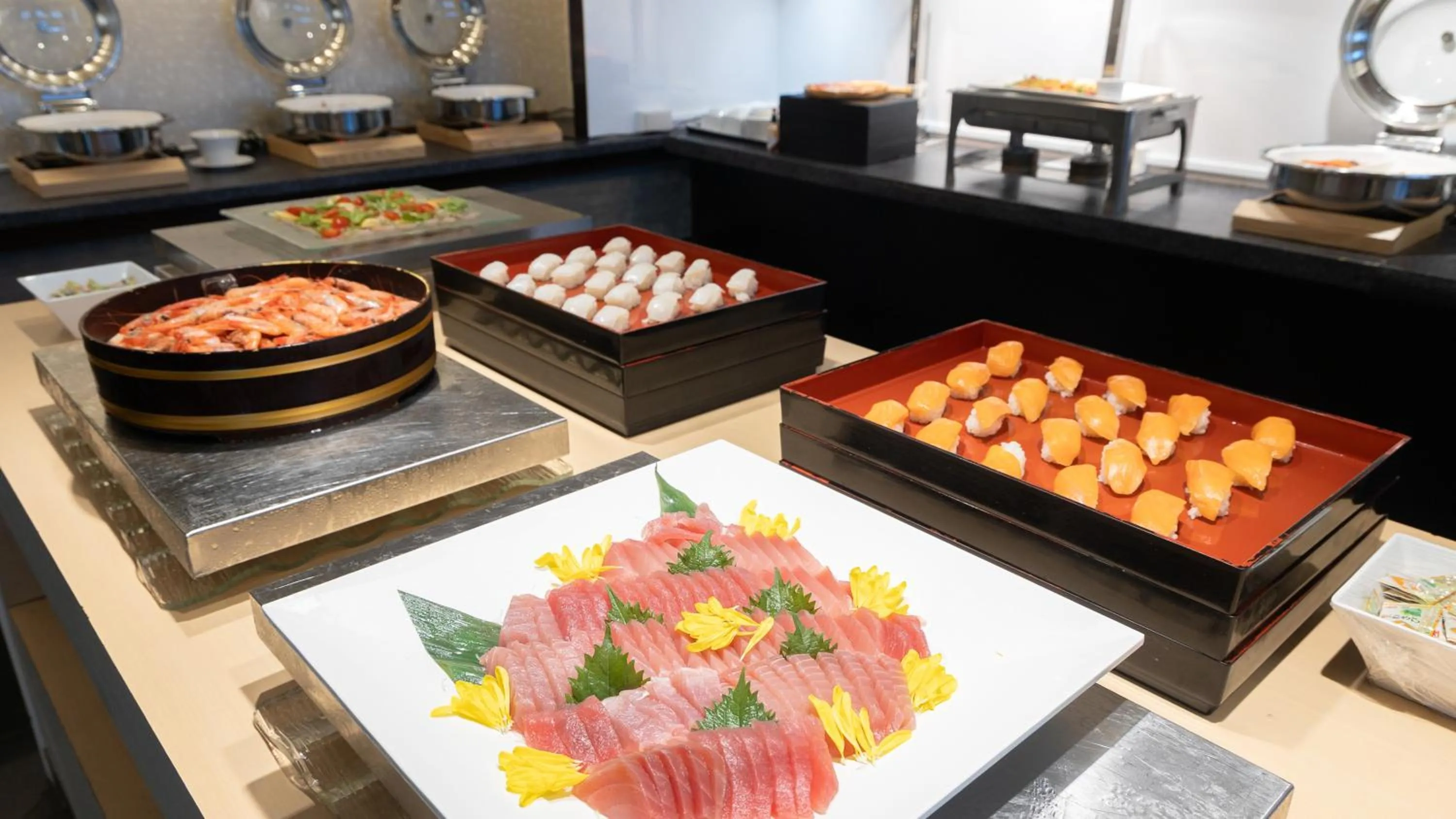 Restaurant/places to eat in Atami Season Hotel