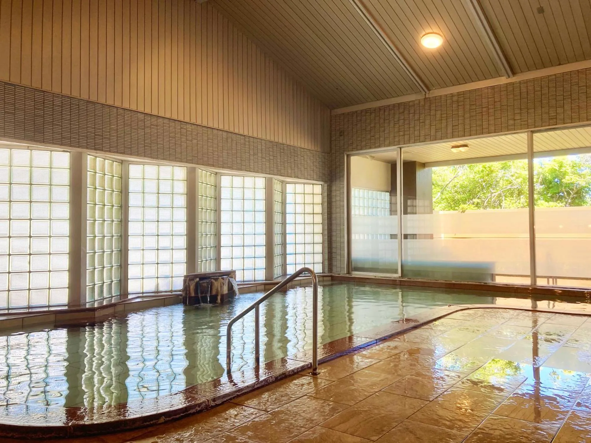 Hot Spring Bath in Shimoda Itoen Hotel Hanamisaki