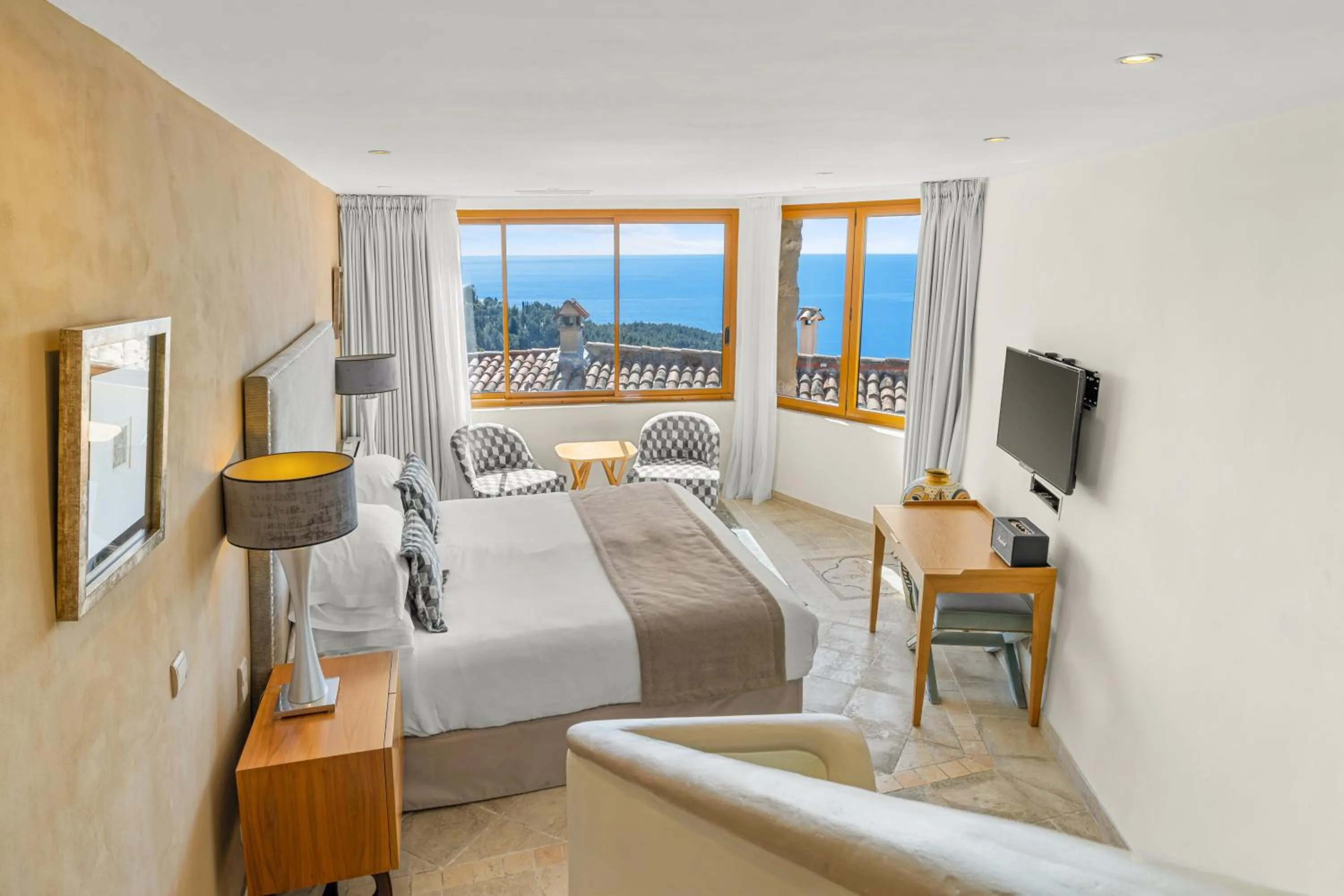 Bed in La Chèvre d'Or