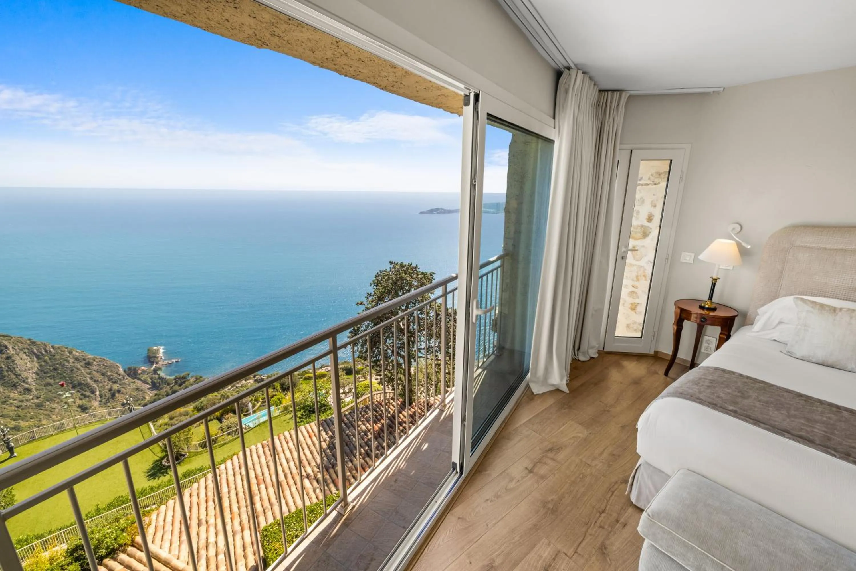 Bed in La Chèvre d'Or