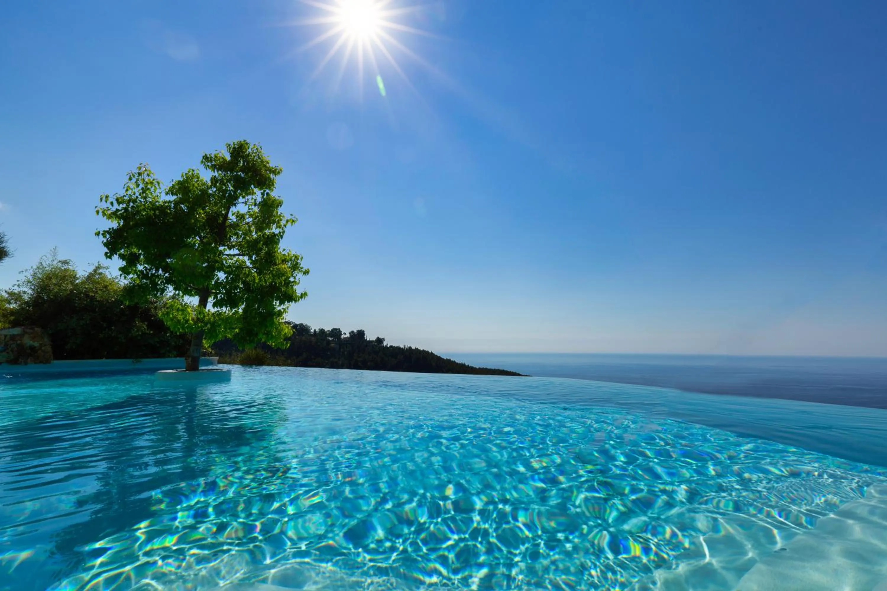 Pool view in La Chèvre d'Or