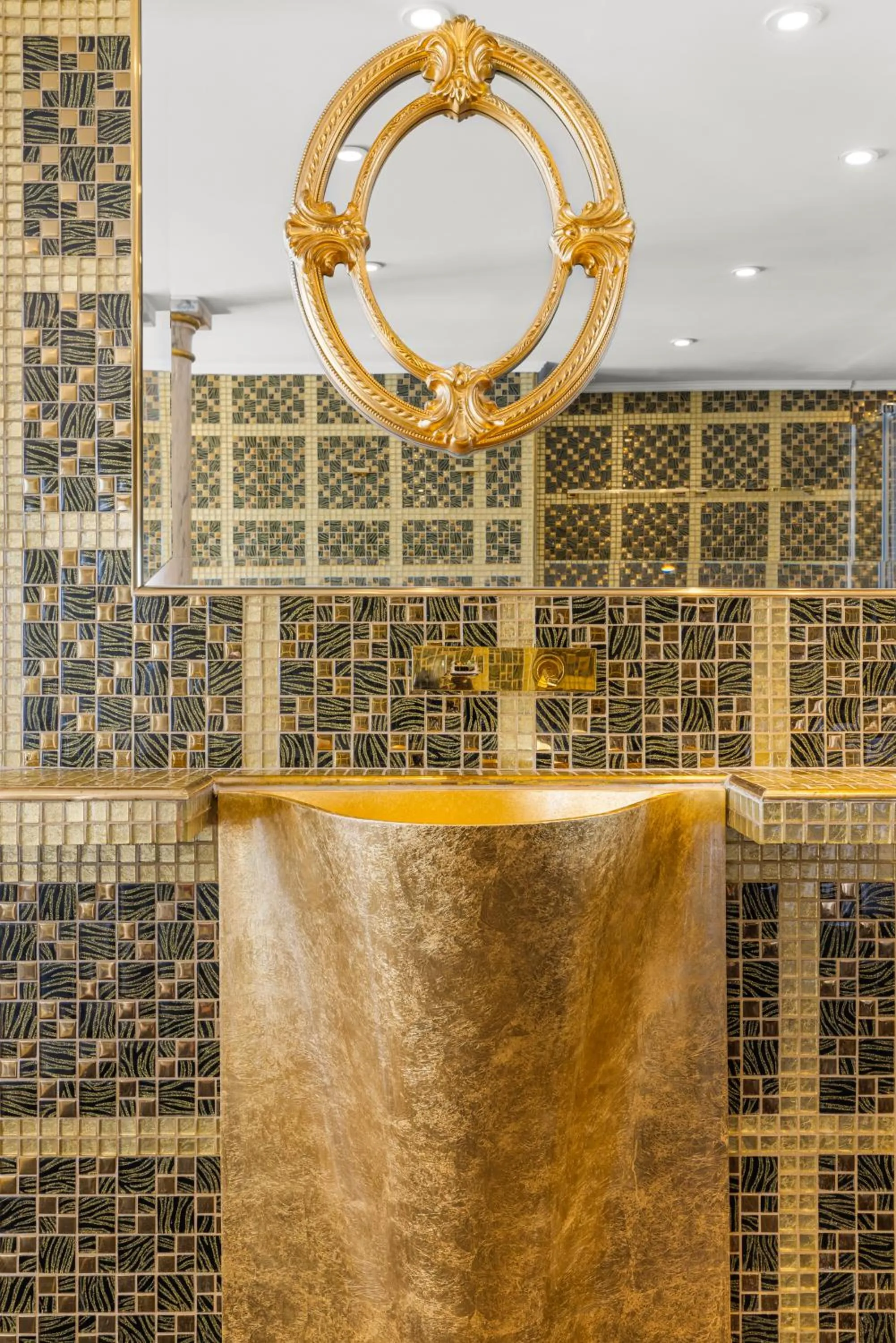 Bathroom in La Chèvre d'Or