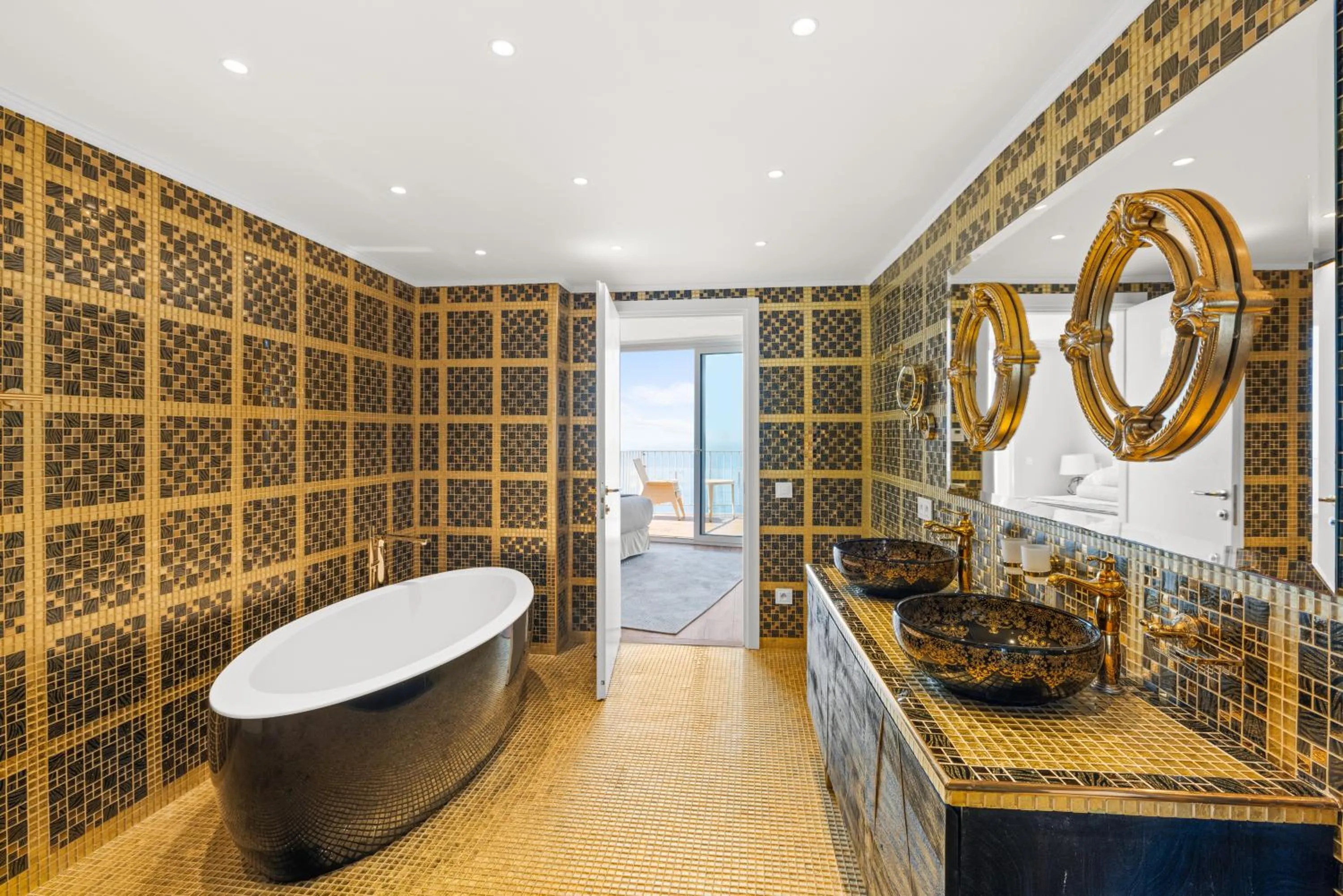 Bathroom in La Chèvre d'Or