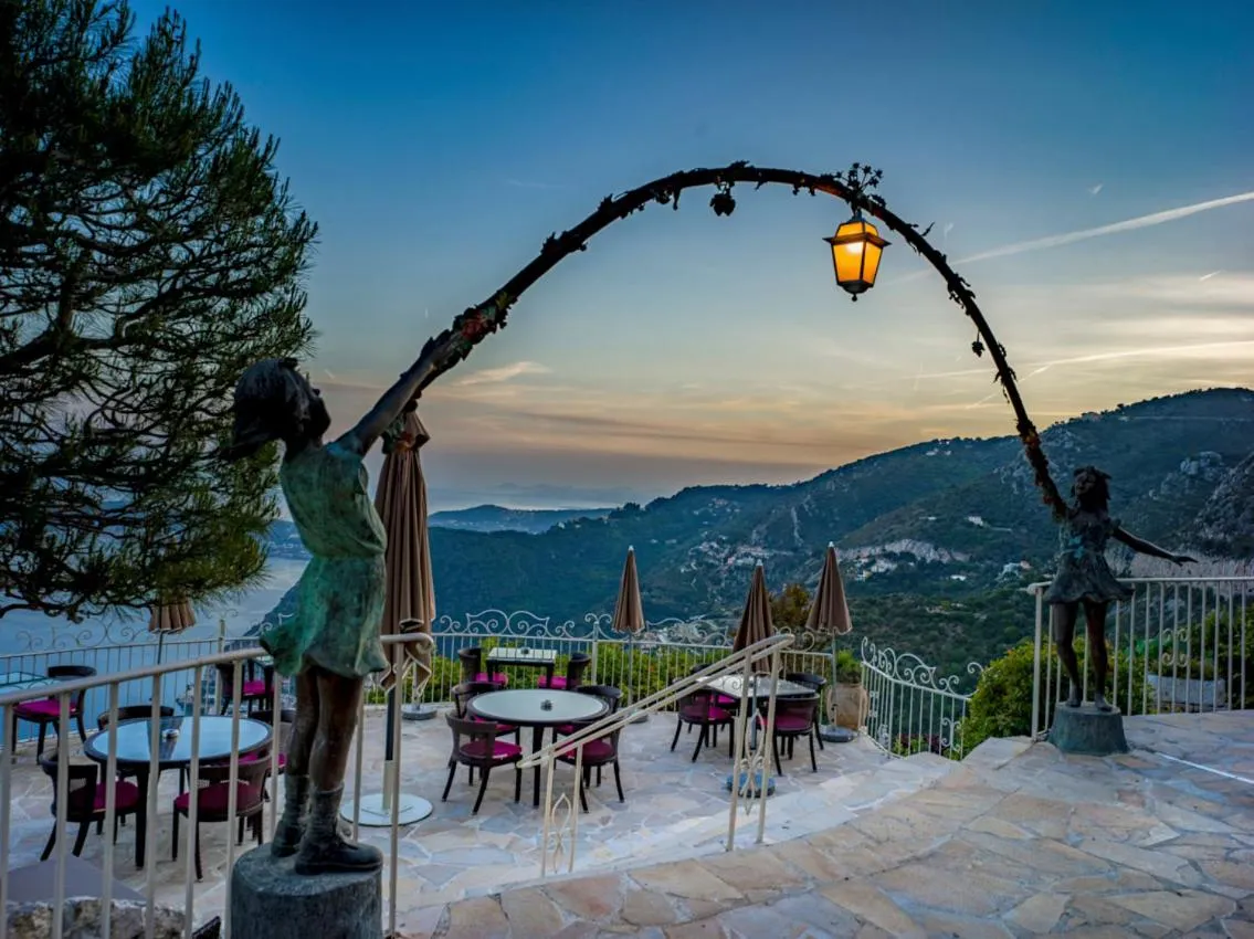 Restaurant/places to eat in La Chèvre d'Or