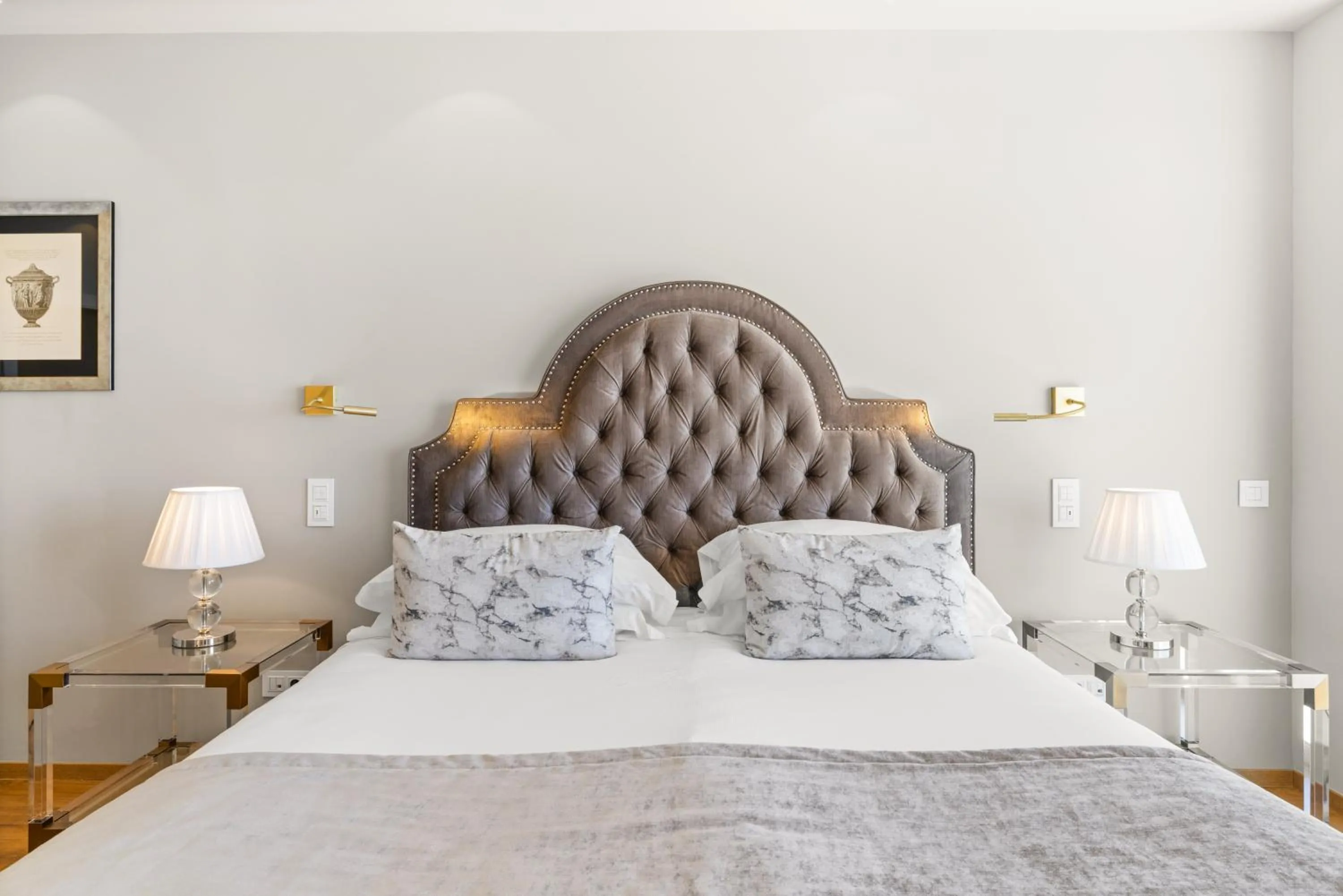 Bedroom, Bed in La Chèvre d'Or