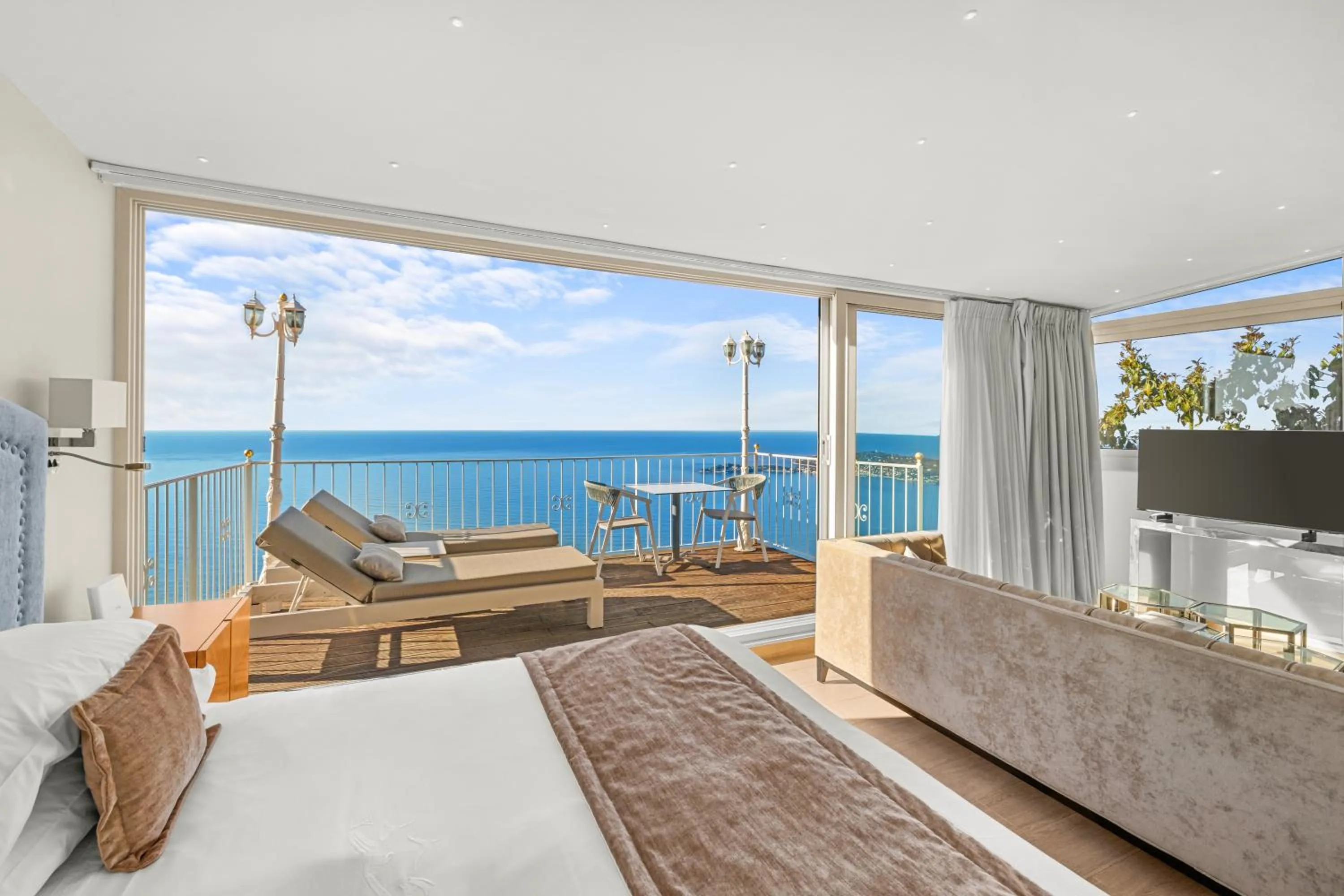 Bed in La Chèvre d'Or