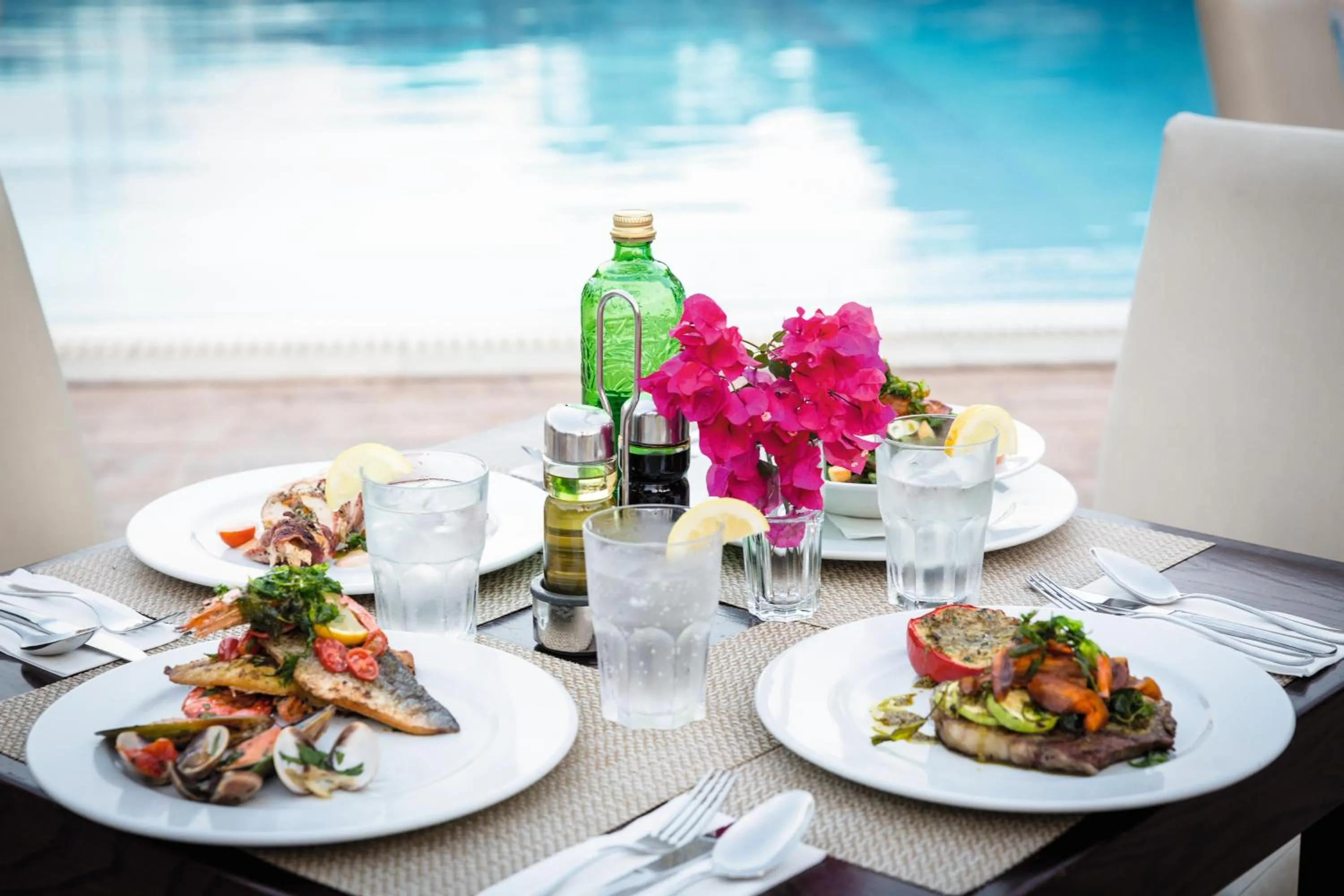 Restaurant/places to eat in SC Club Village