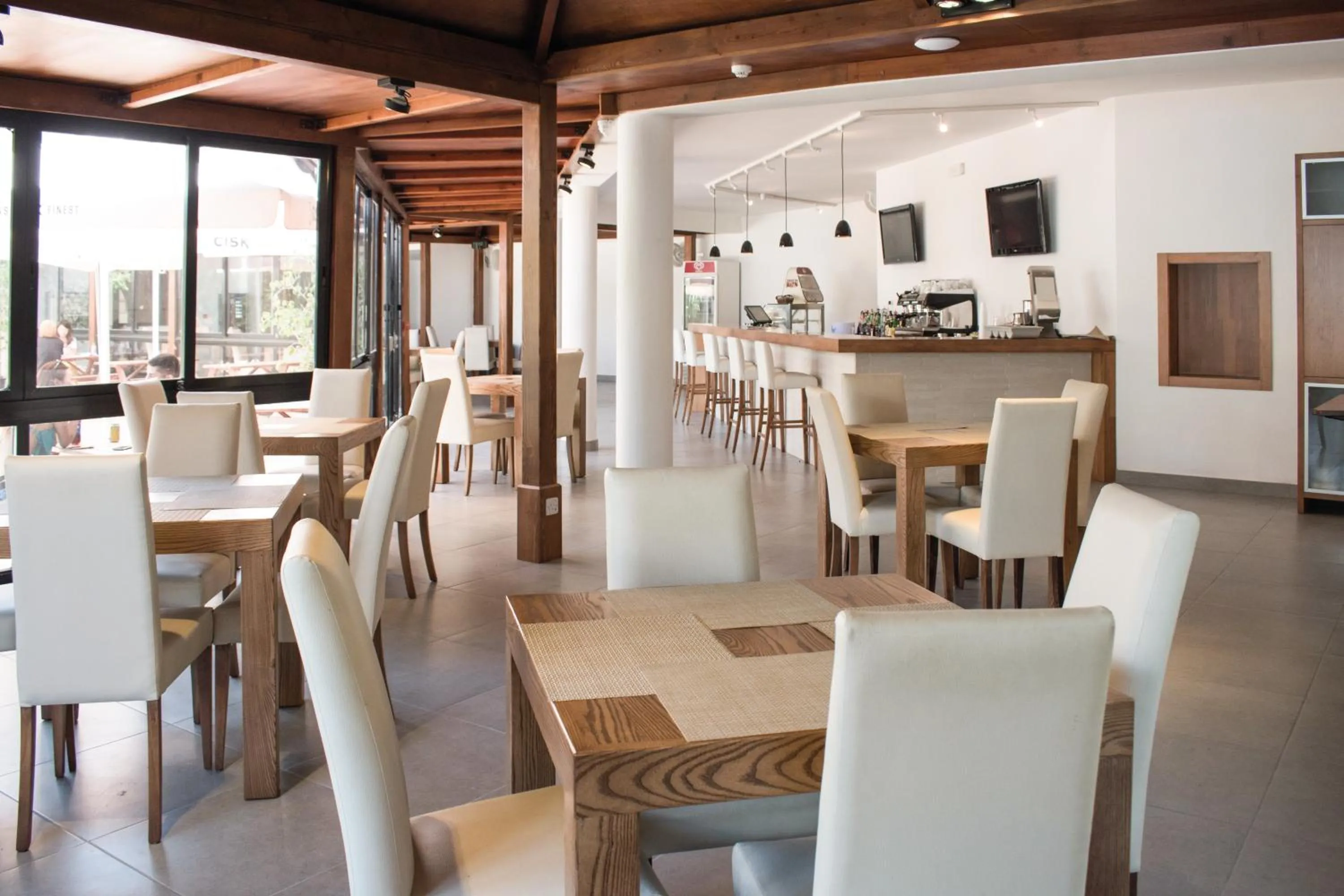 Restaurant/places to eat in SC Club Village