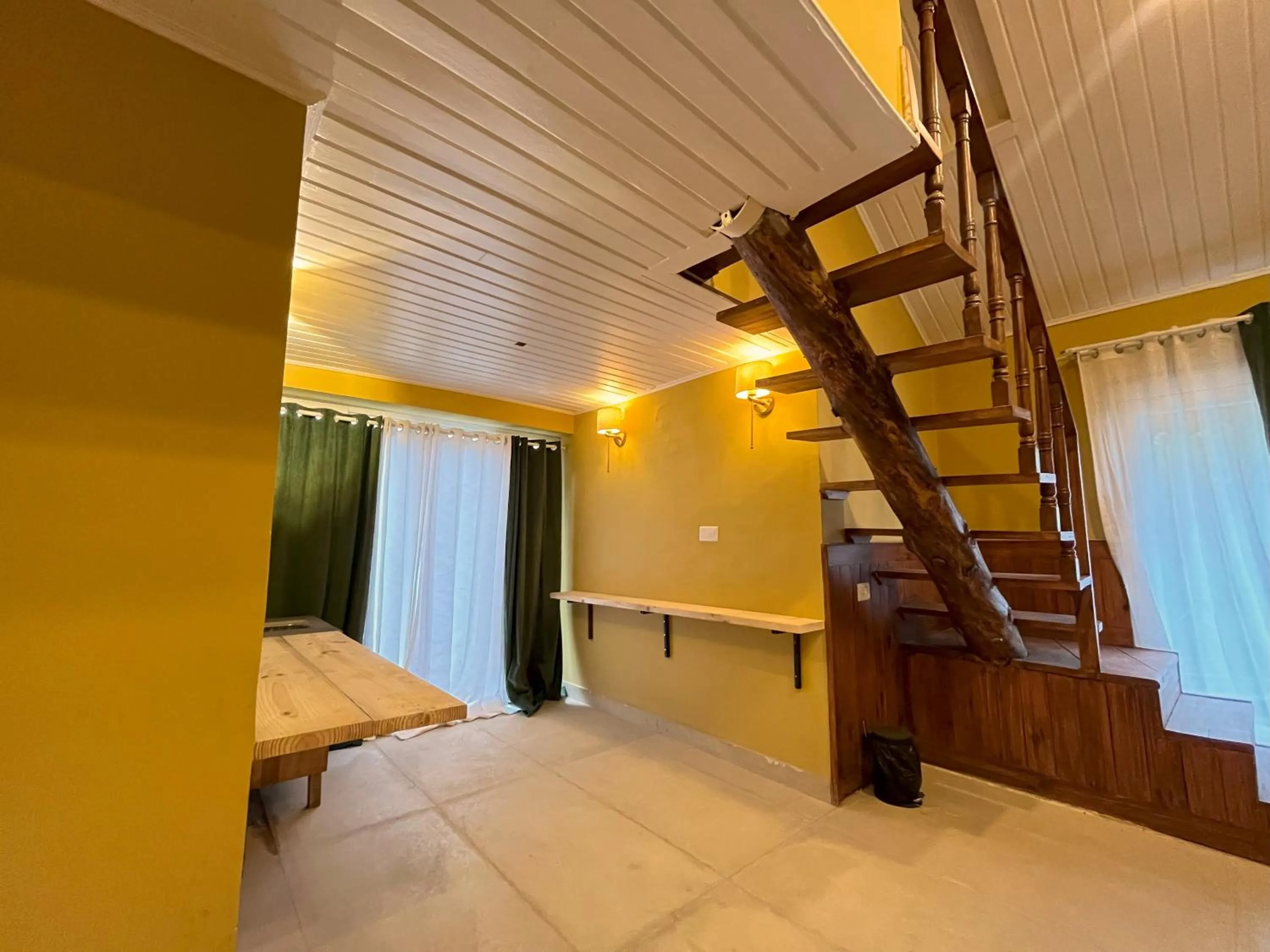 Photo of the whole room, Bed in Seclude Kasauli, Himachal Pradesh