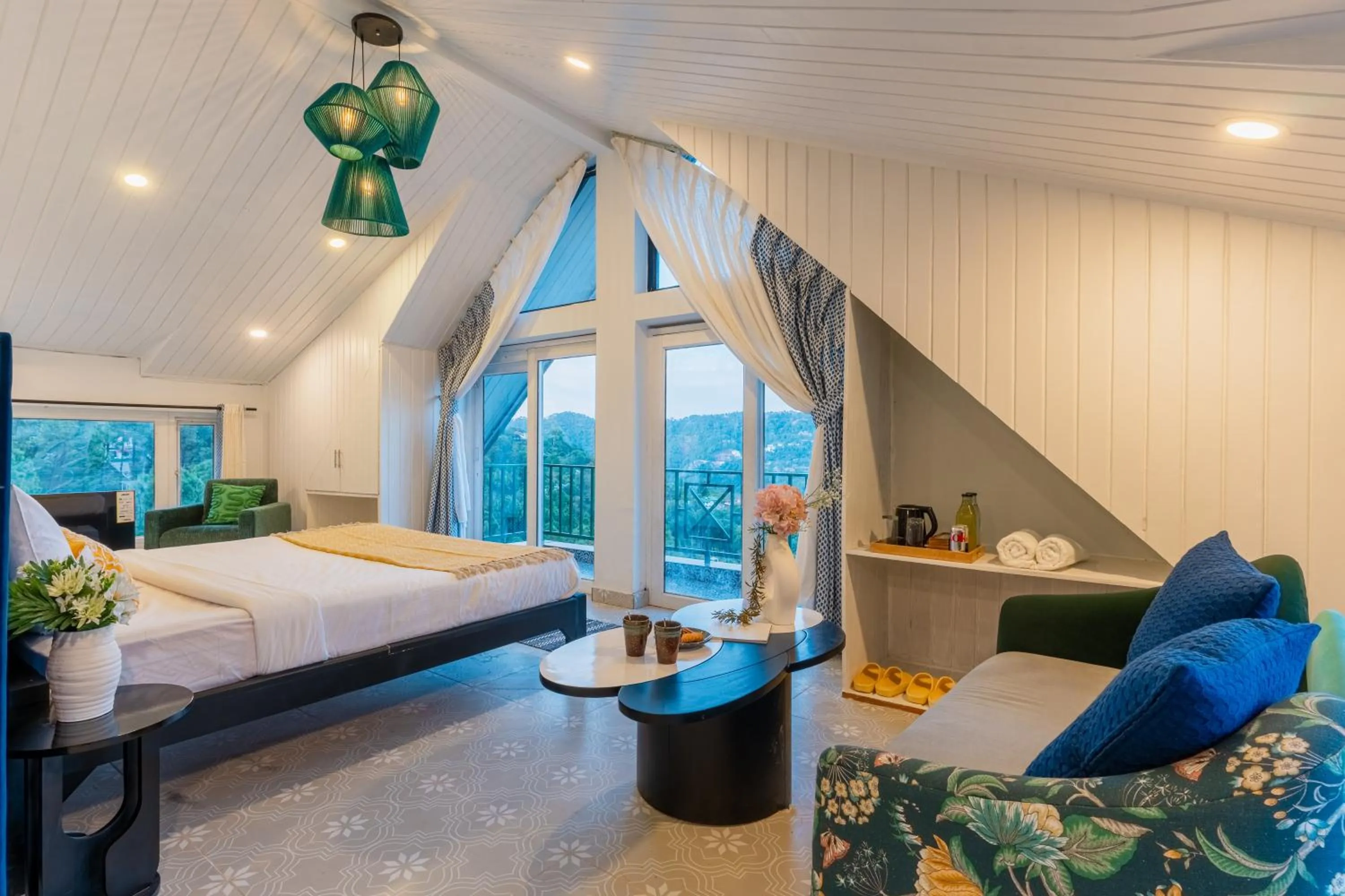 Bed in Seclude Kasauli, Himachal Pradesh