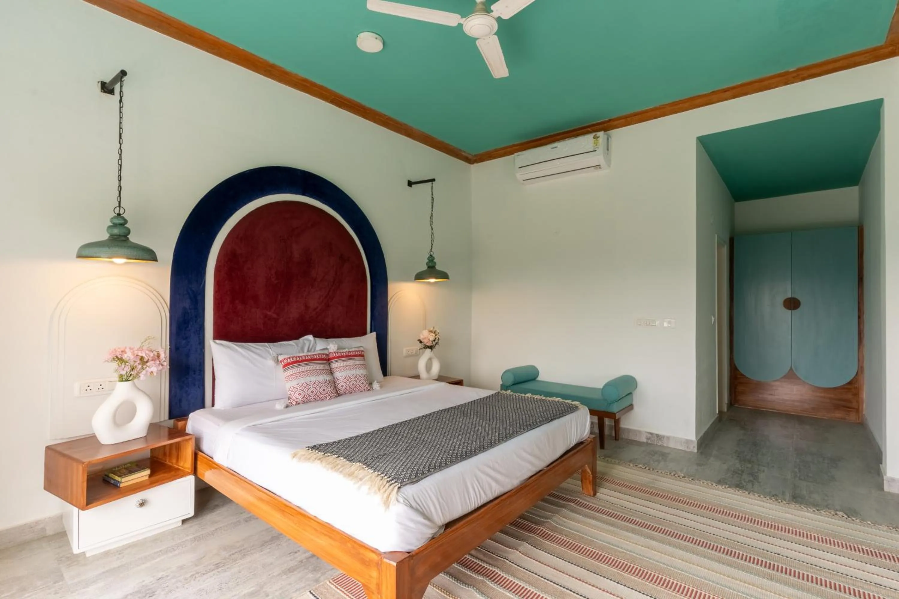 Bathroom, Bed in Seclude Kasauli, Himachal Pradesh