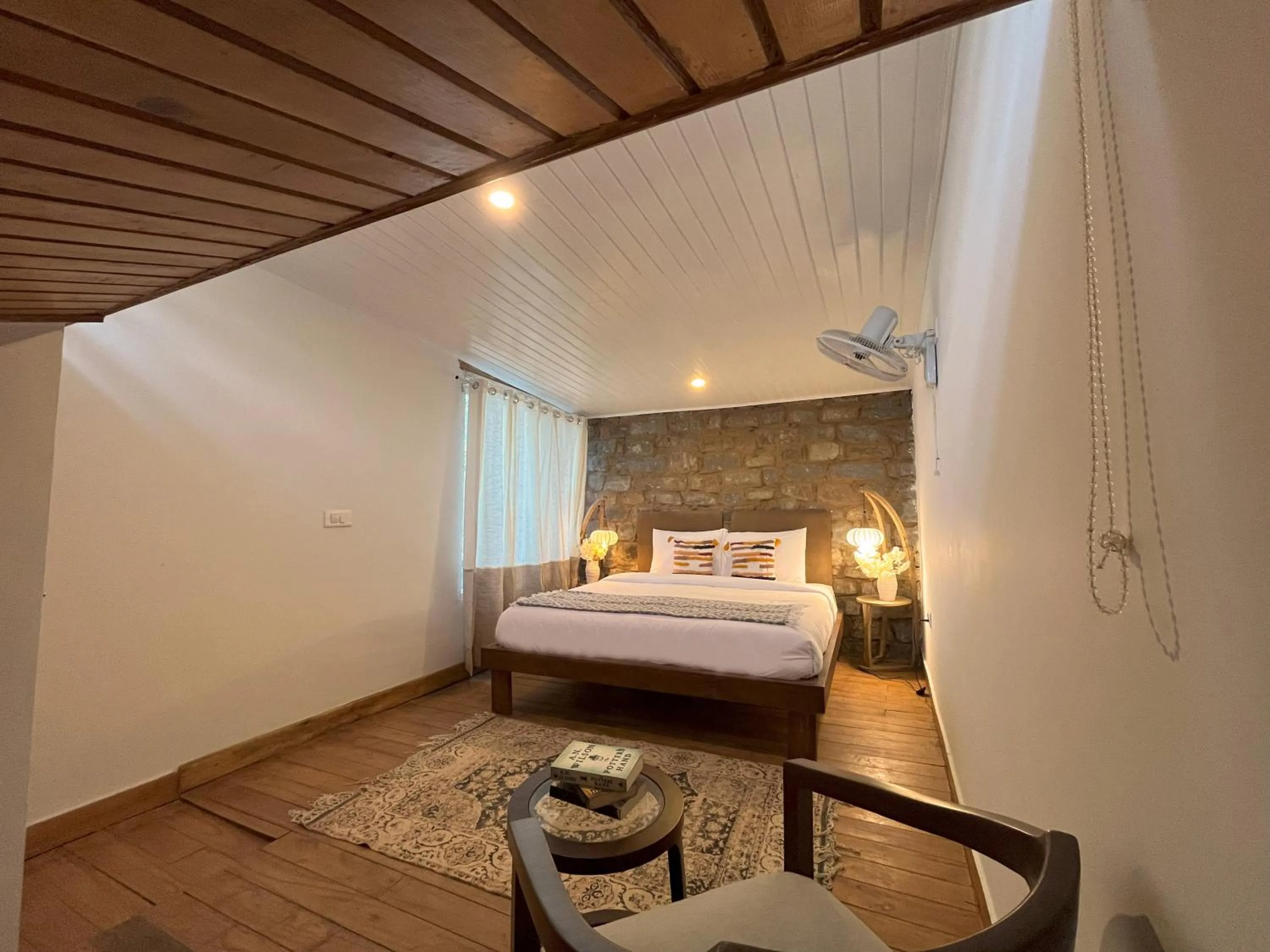 Photo of the whole room, Bed in Seclude Kasauli, Himachal Pradesh