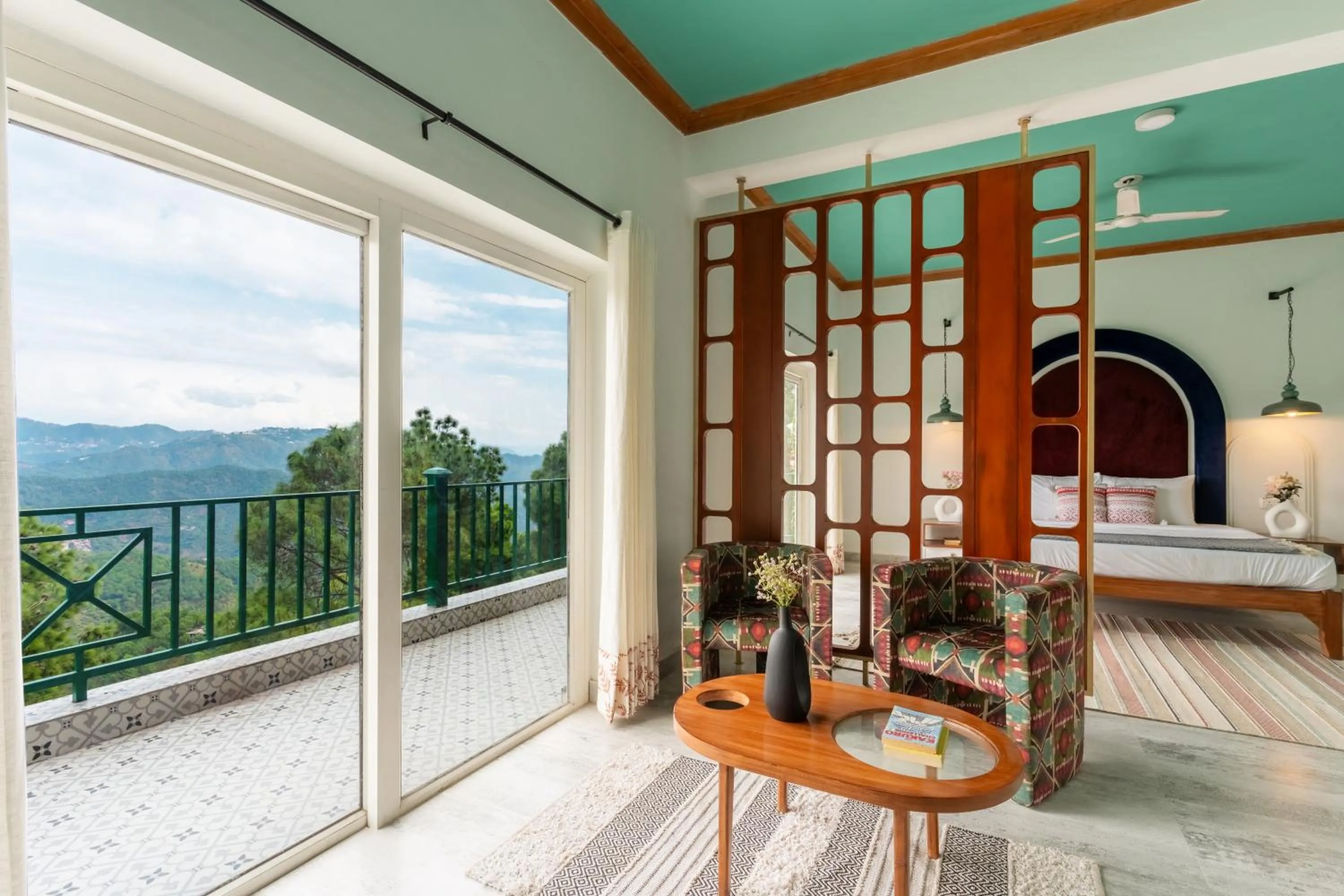 Bed in Seclude Kasauli, Himachal Pradesh