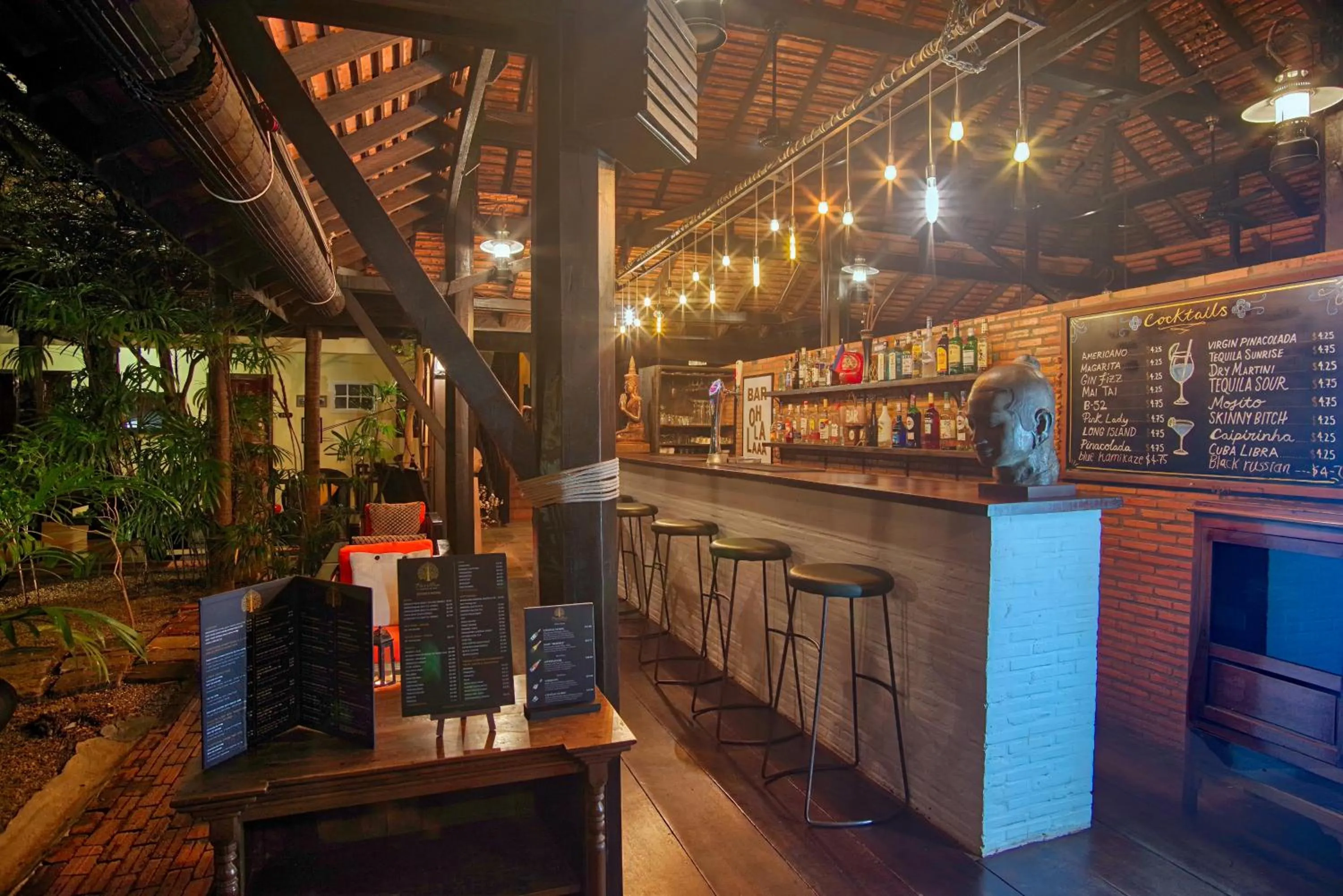 Lounge or bar in Pavillon Indochine Boutique - Hotel