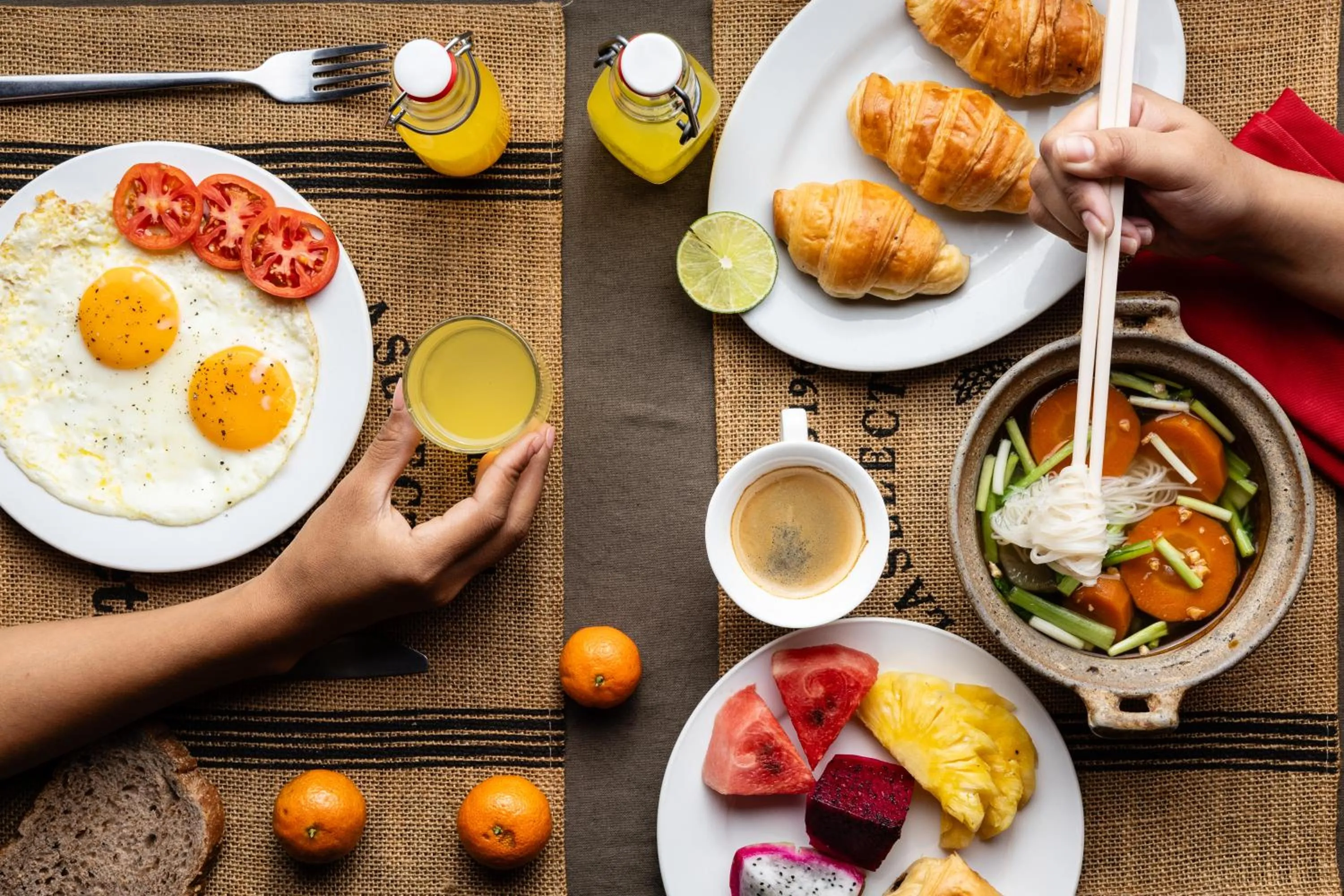 Food and drinks in Pavillon Indochine Boutique - Hotel