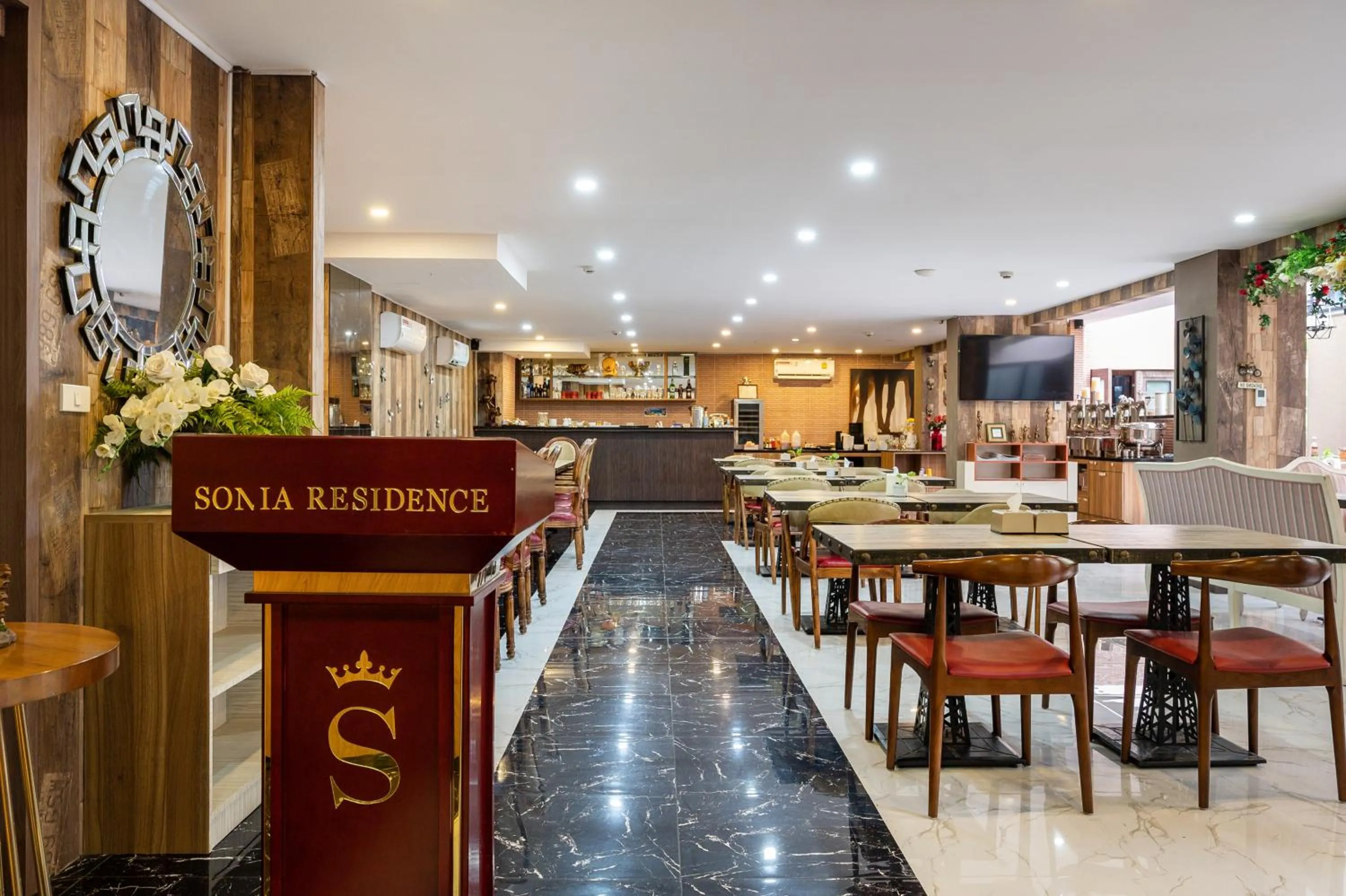 Restaurant/places to eat in Sonia residence - SHA Extra Plus